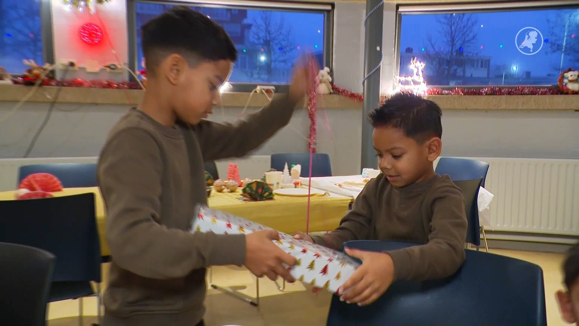 Shania (23) organiseert kerstevenement voor iedereen die anders geen kerst viert