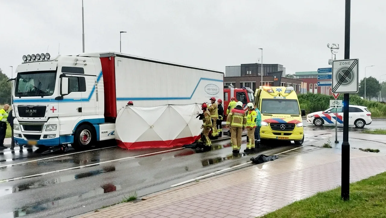 Fietsster (40) komt om het leven na ongeval met vrachtwagen in Doetinchem