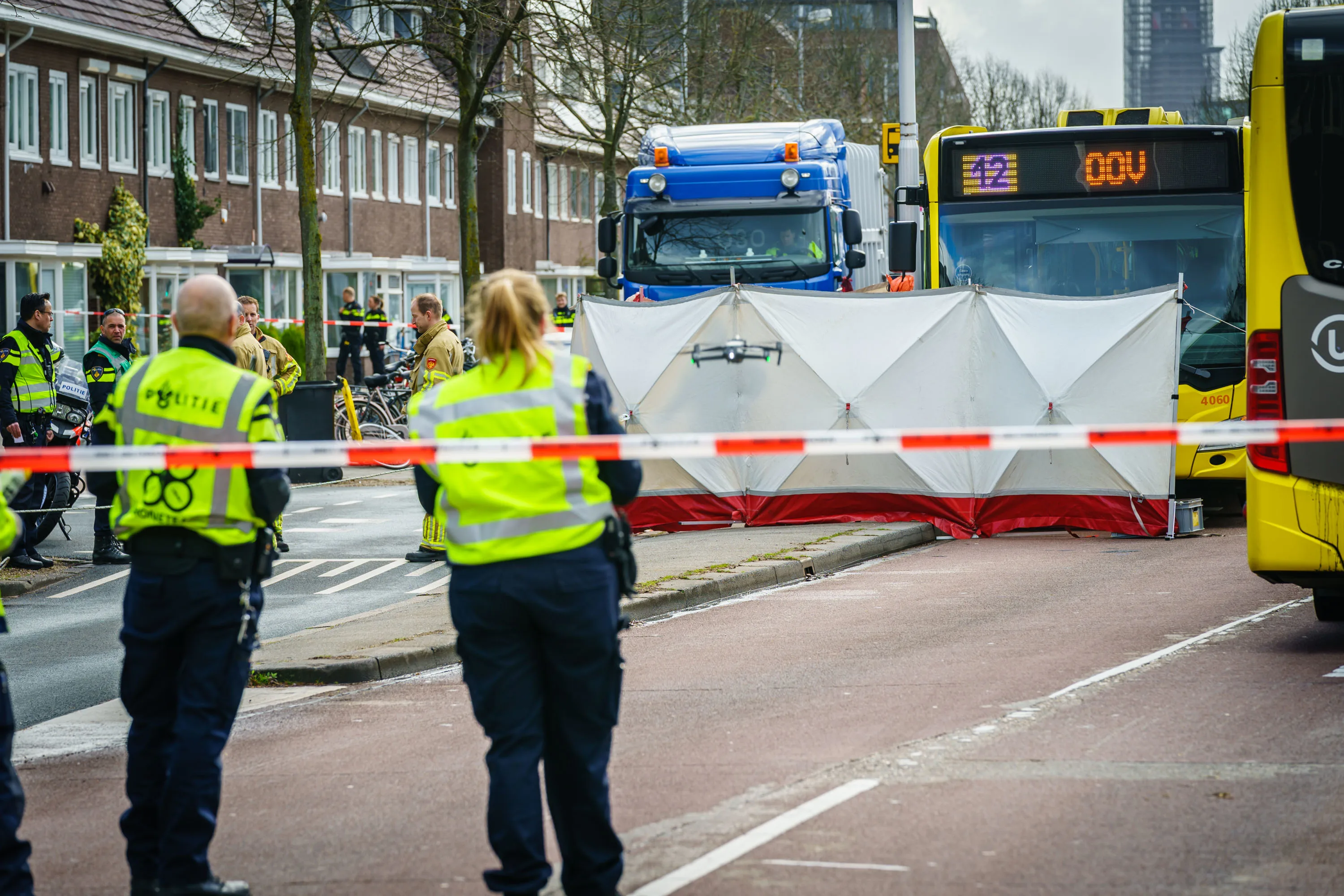 Kind (7) dood en 5-jarige zwaargewond door aanrijding met stadsbus Utrecht