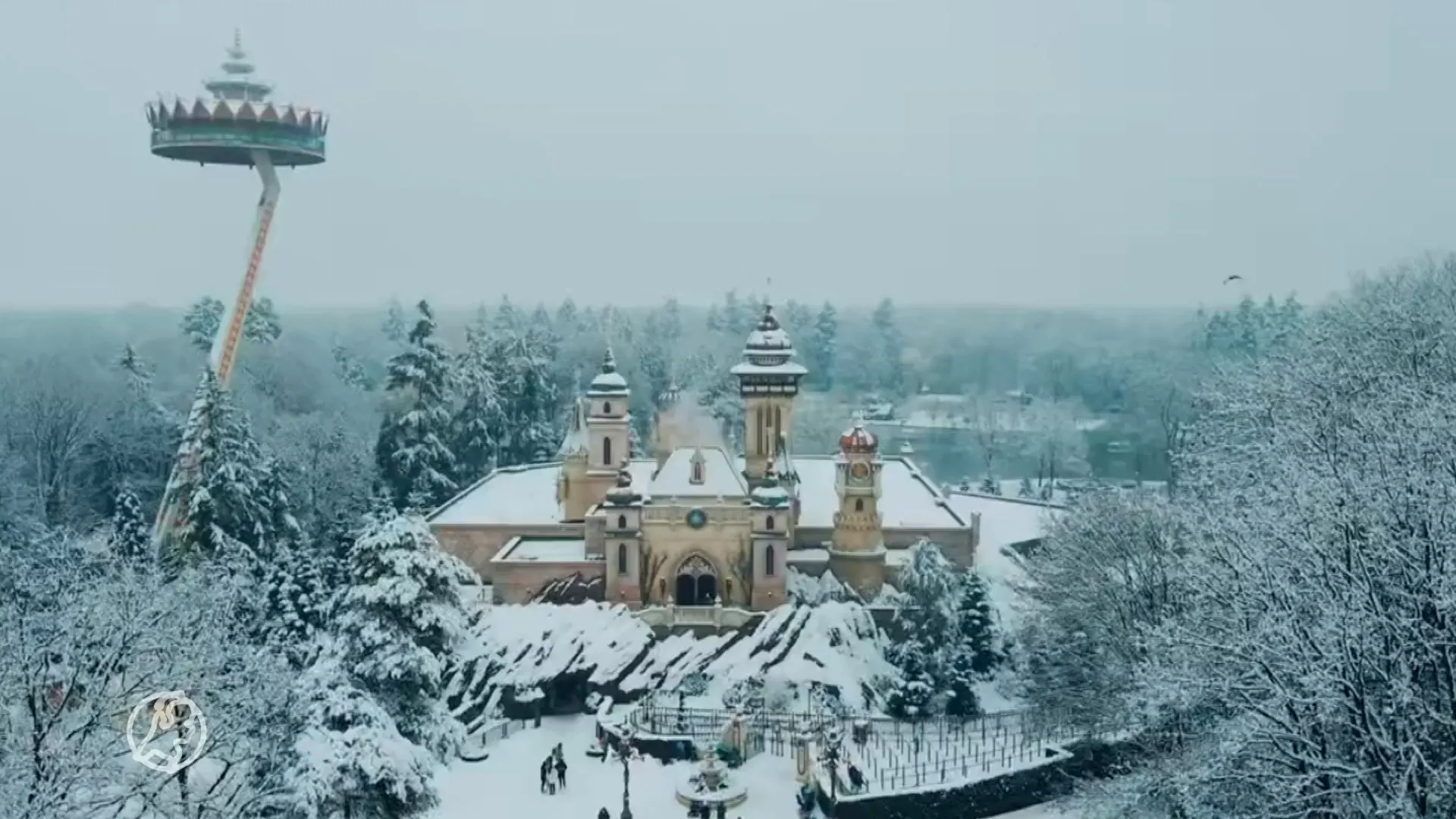 Het is net een sprookje: Efteling deelt prachtige beelden van pretpark in de sneeuw