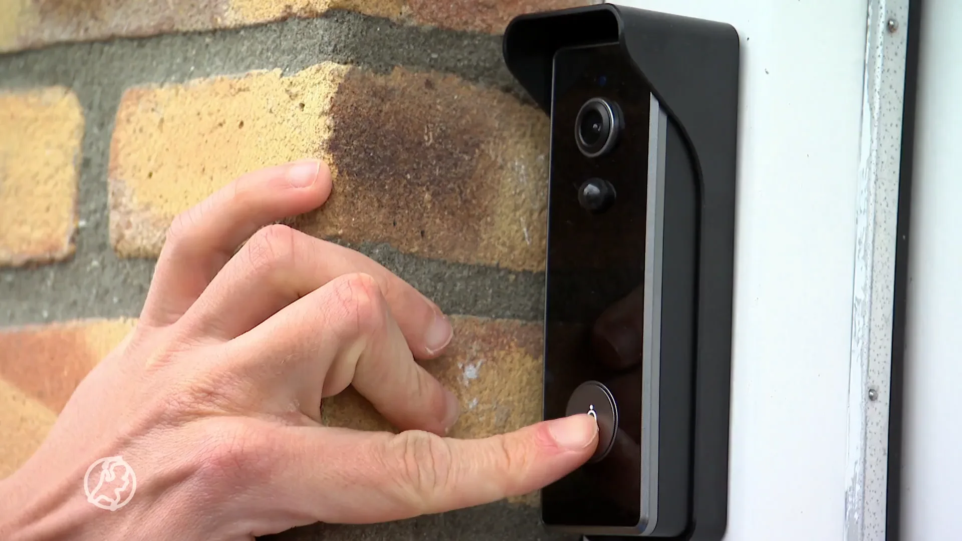 Gemeenten kunnen weinig doen tegen slimme deurbellen, zegt VNG