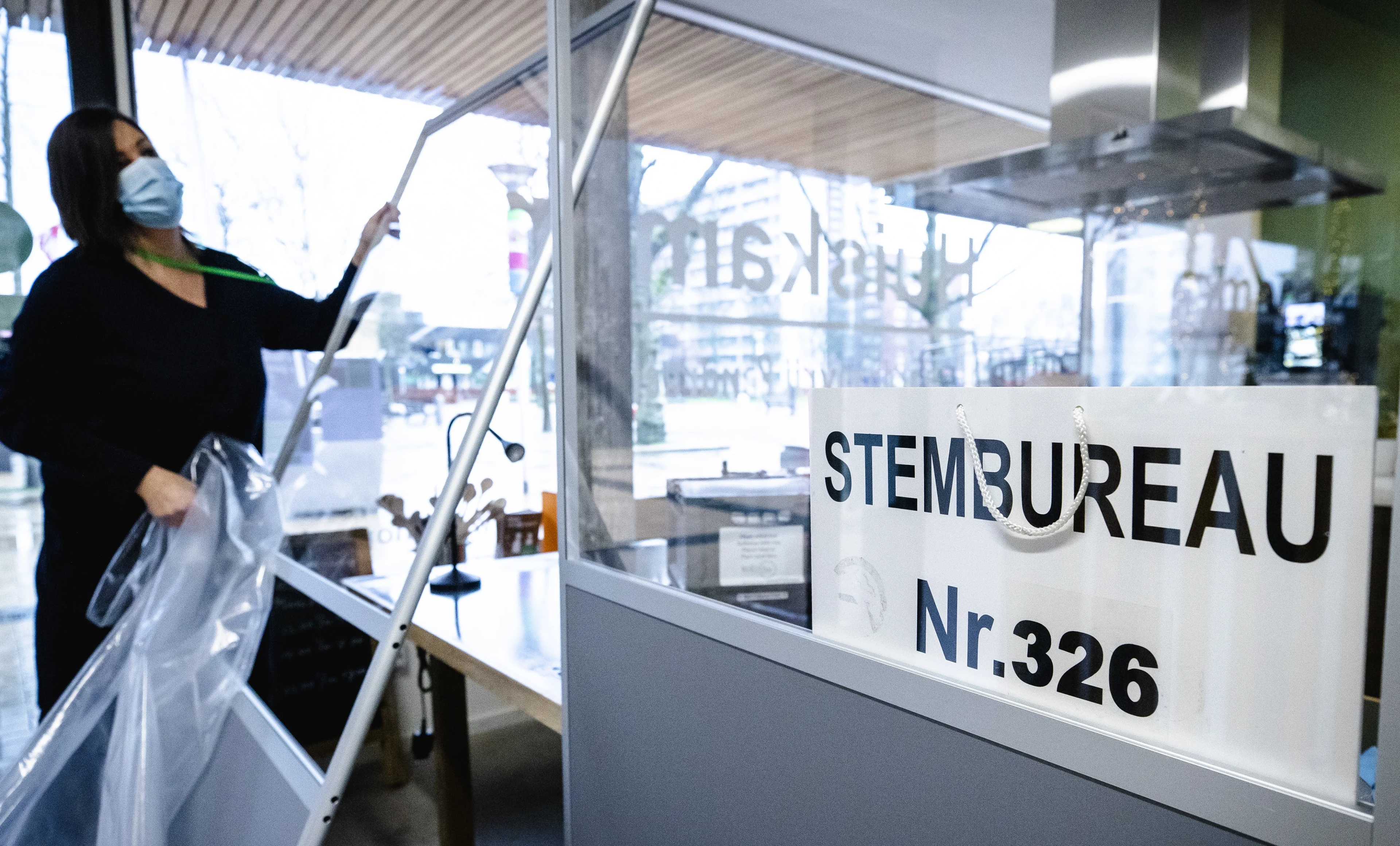 Kort geding om briefstemmen voor alle kwetsbaren mogelijk te maken: 'Dit is democratische discriminatie'