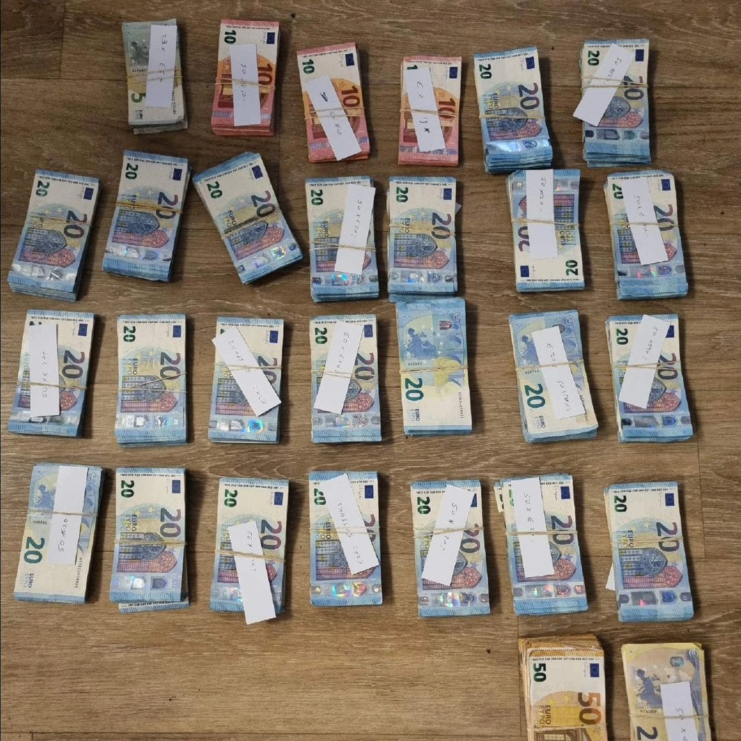 Dakloze man met 36.000 euro(!) op zak aangehouden op Rotterdam Centraal