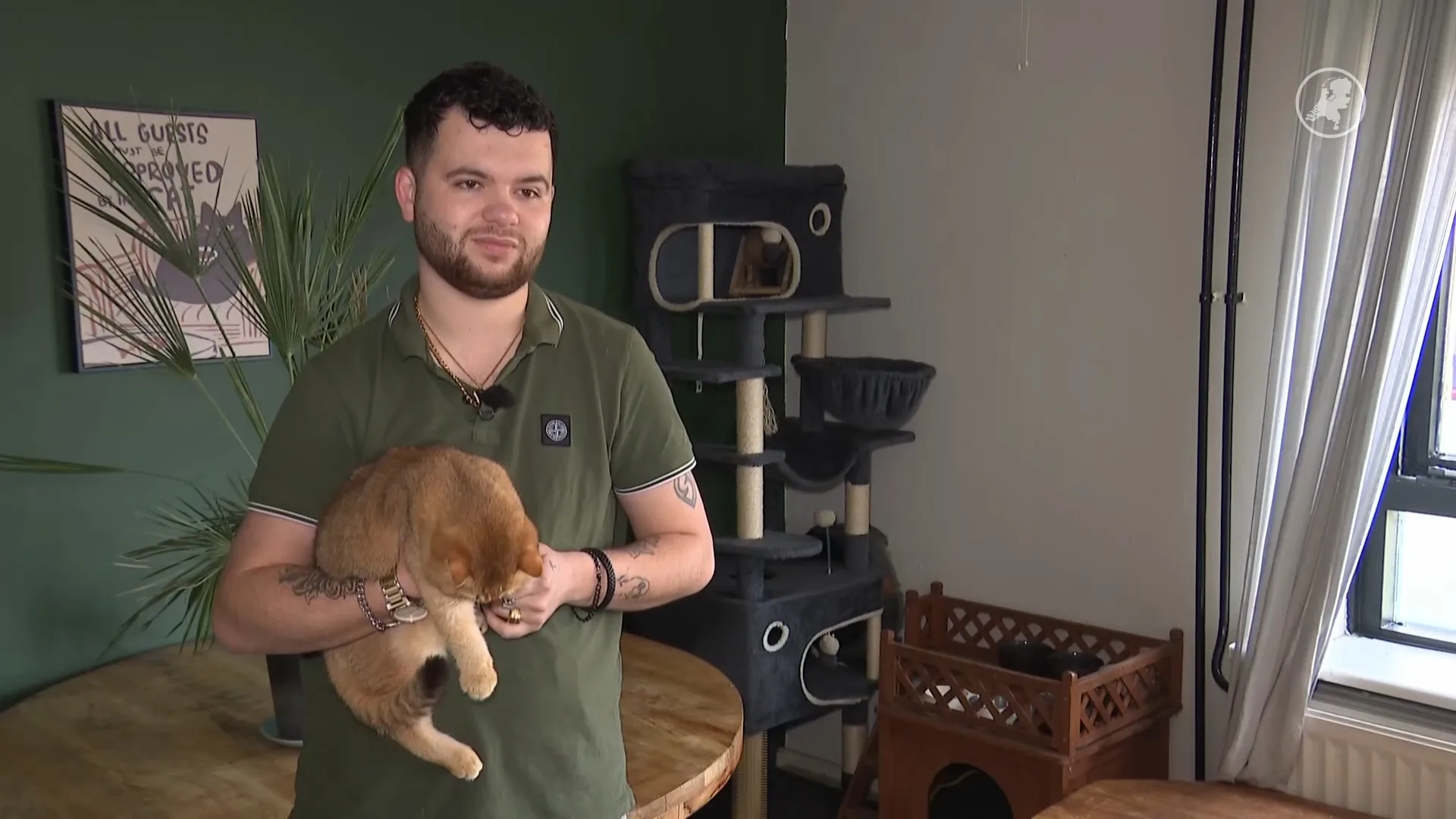 Mike (23) kon eindelijk verhuizen, maar is nu al ziek van de schimmel