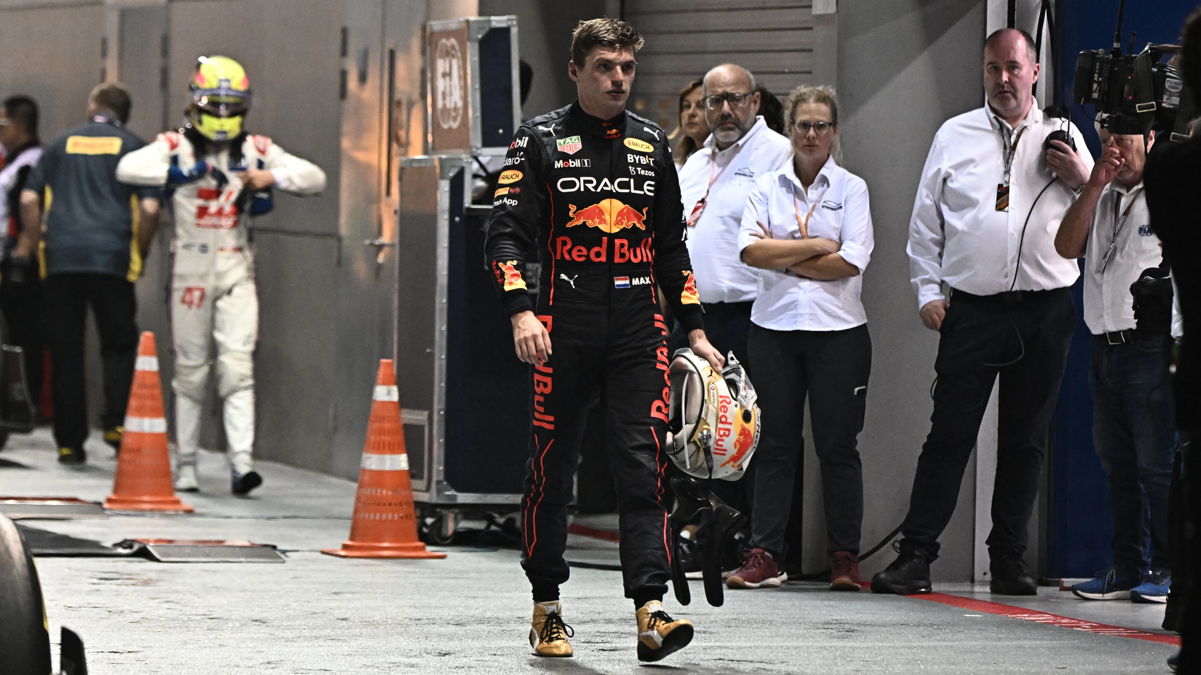 Verstappen analyseert teleurstellende race: 'Alles gaat tegenzitten'