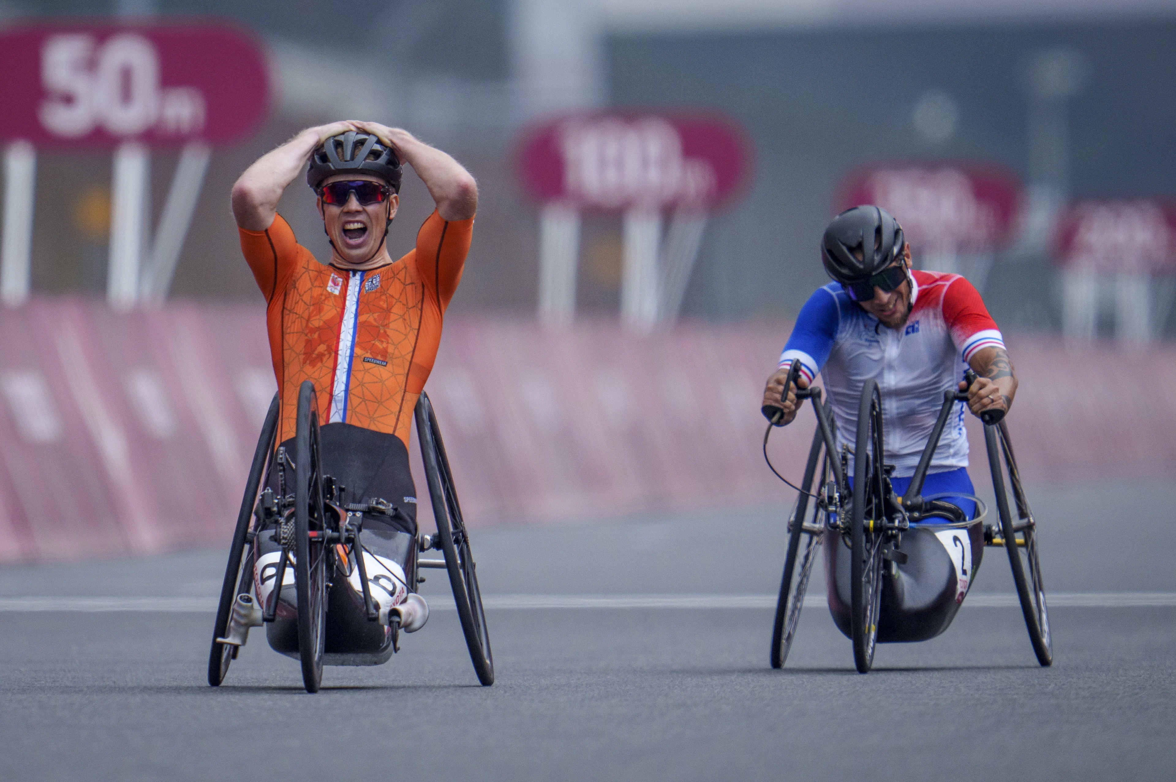 Handbikers Valize en Jansen pakken goud in Tokio: 'Het kwam uit mijn tenen!'