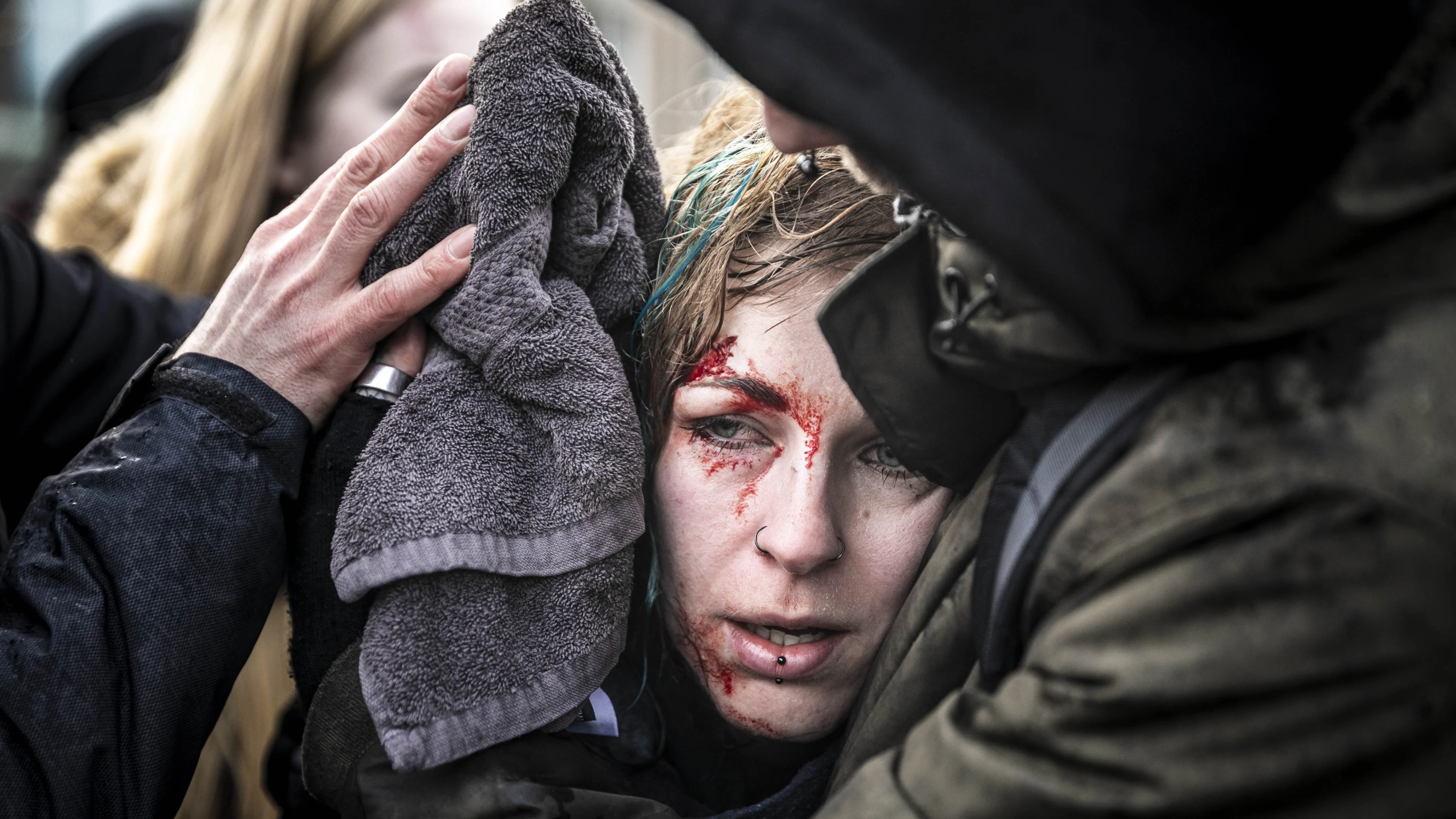 Agente die Denisa met waterkanon omver spoot bij rellen in Eindhoven wordt vervolgd