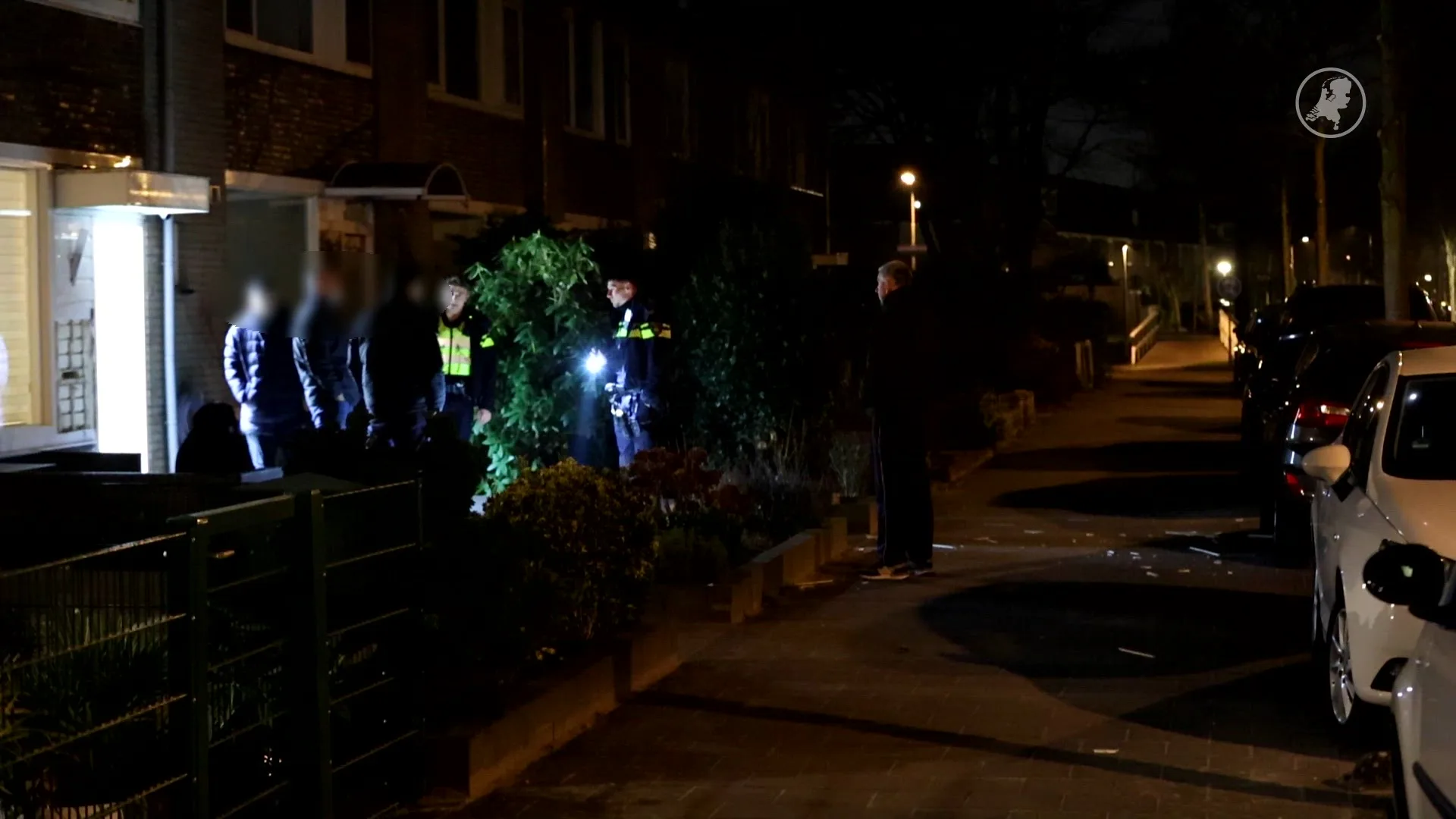 Twee woningen getroffen door explosies in Zaandam, politie zoekt daders