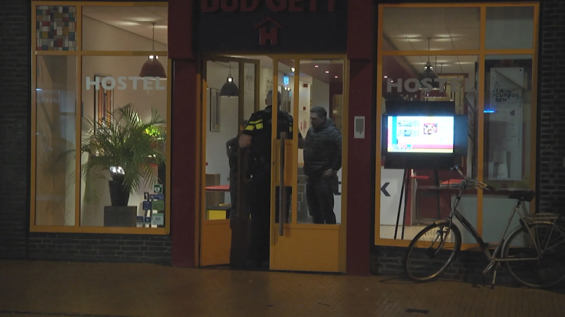 Twee mannen overvallen hostel tegenover politiebureau in Groningen