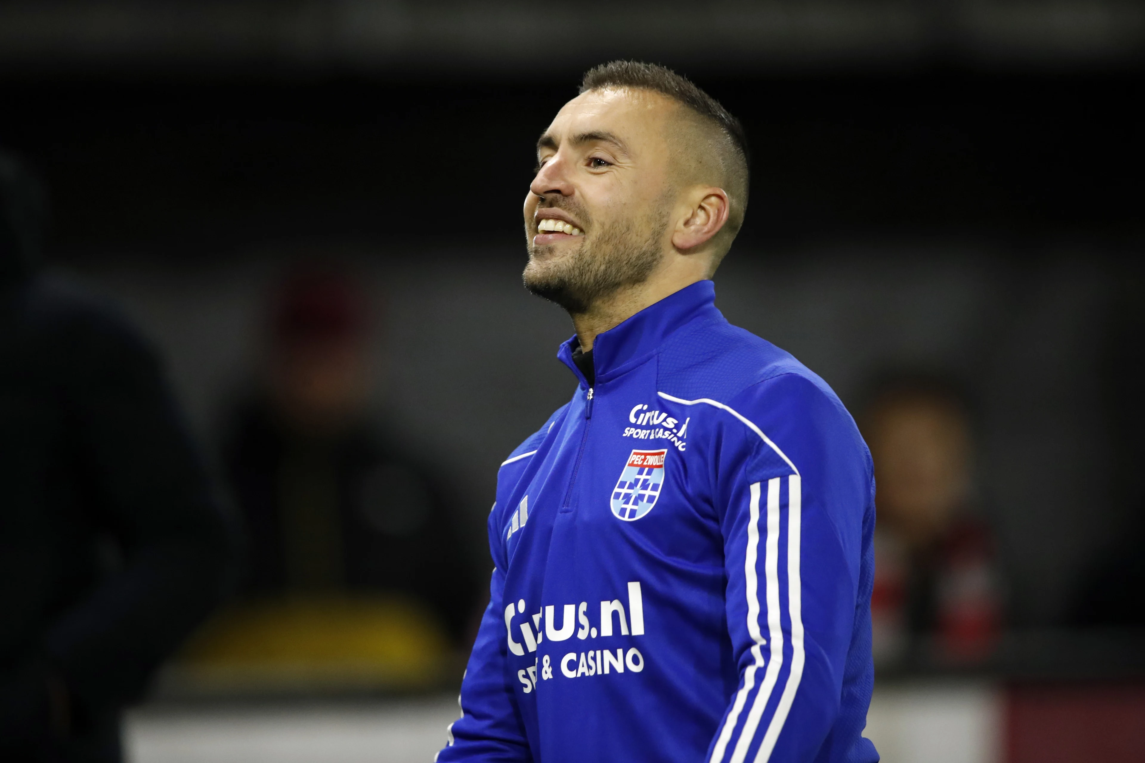 Langst dienende Eredivisie-voetballer Bram van Polen hangt voetbalschoenen aan de wilgen