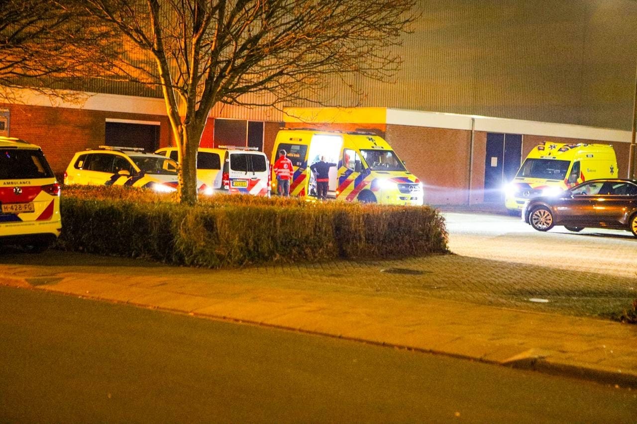 Jongen (17) plots onwel in sporthal Apeldoorn, gereanimeerd door teamgenoten