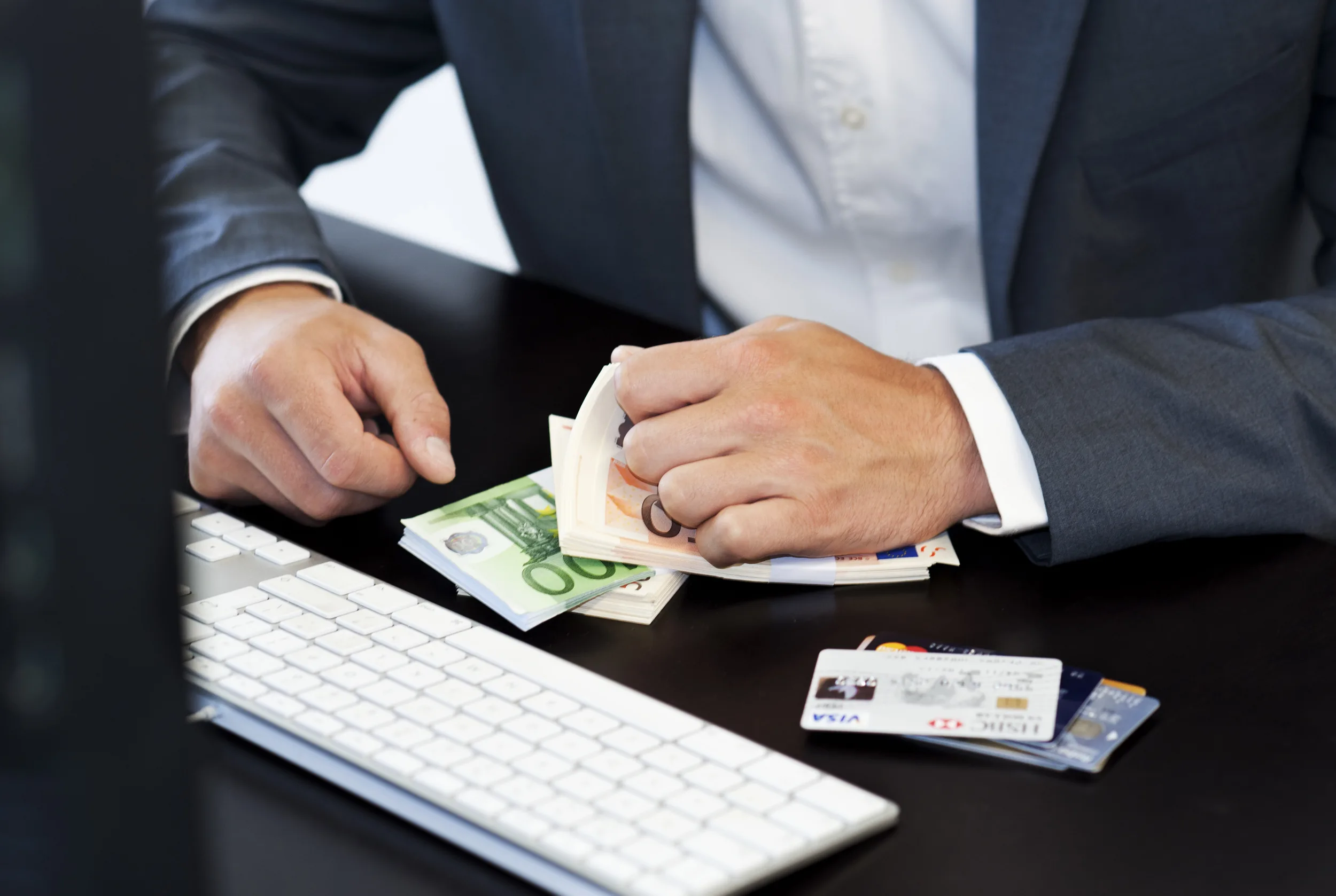 Kansspelautoriteit waarschuwt voor illegale loterijen op Facebook