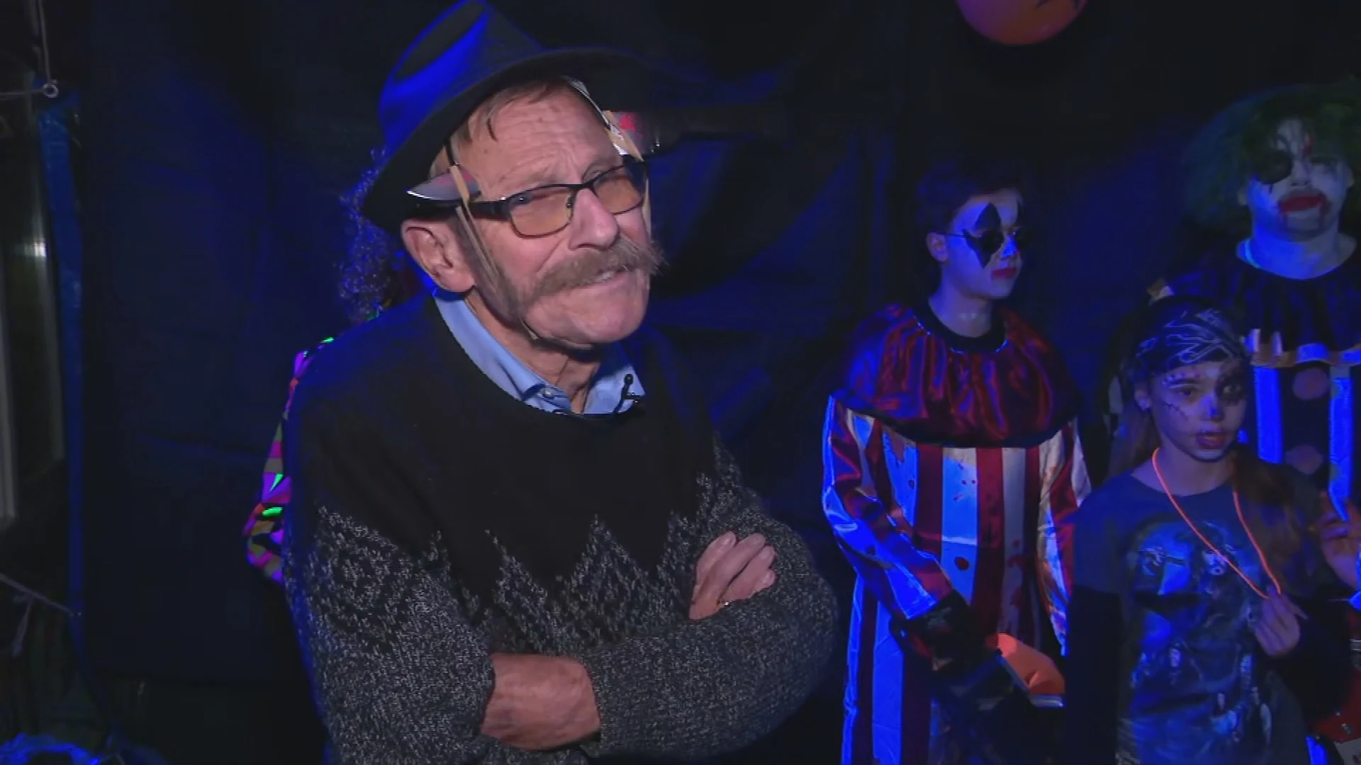 Gelukkig! Harde werk van Henk loont dit jaar wél: volle bak bij Halloweenhuis