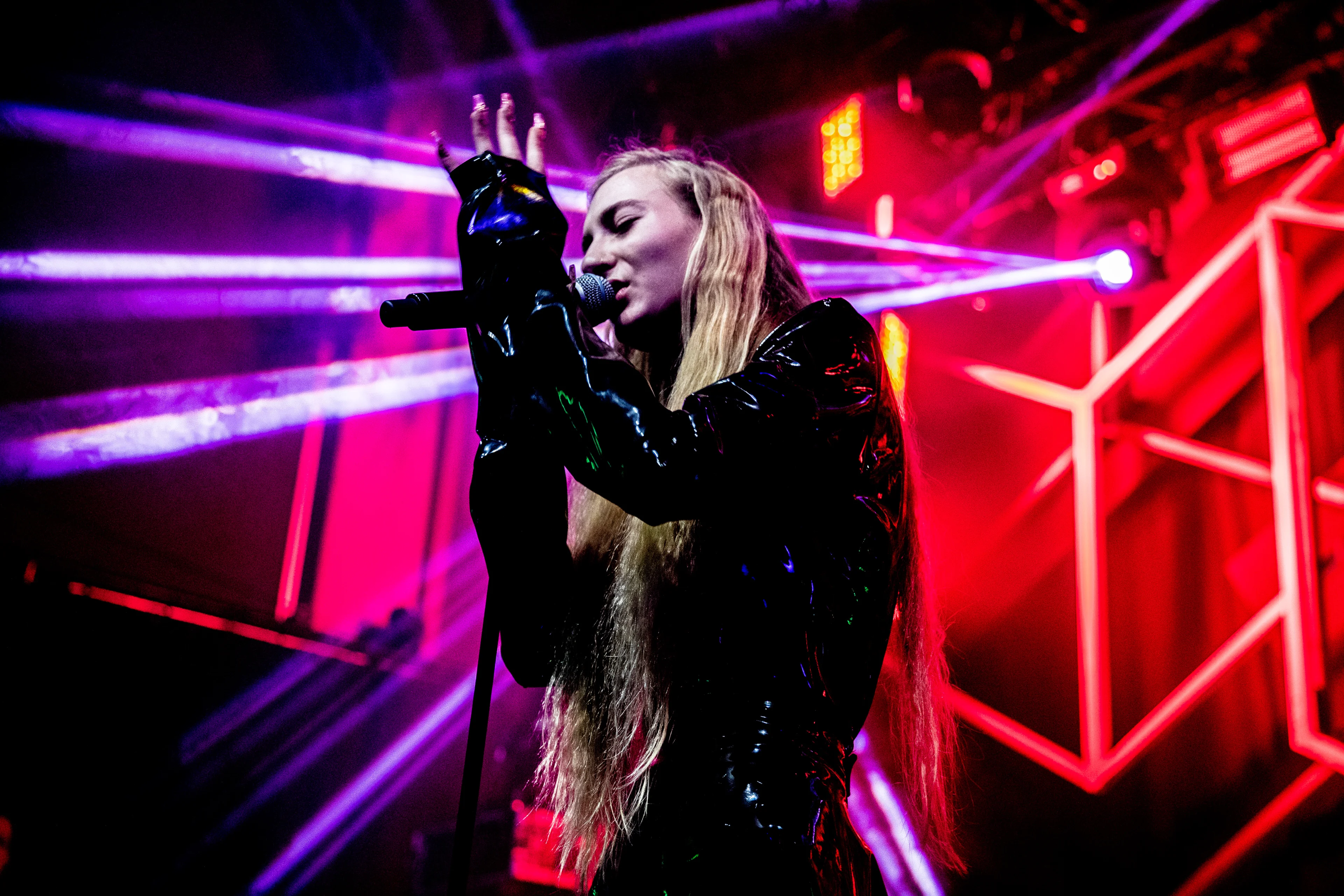 Zangeres S10 gaat voor Nederland naar Eurovisie Songfestival in Italië