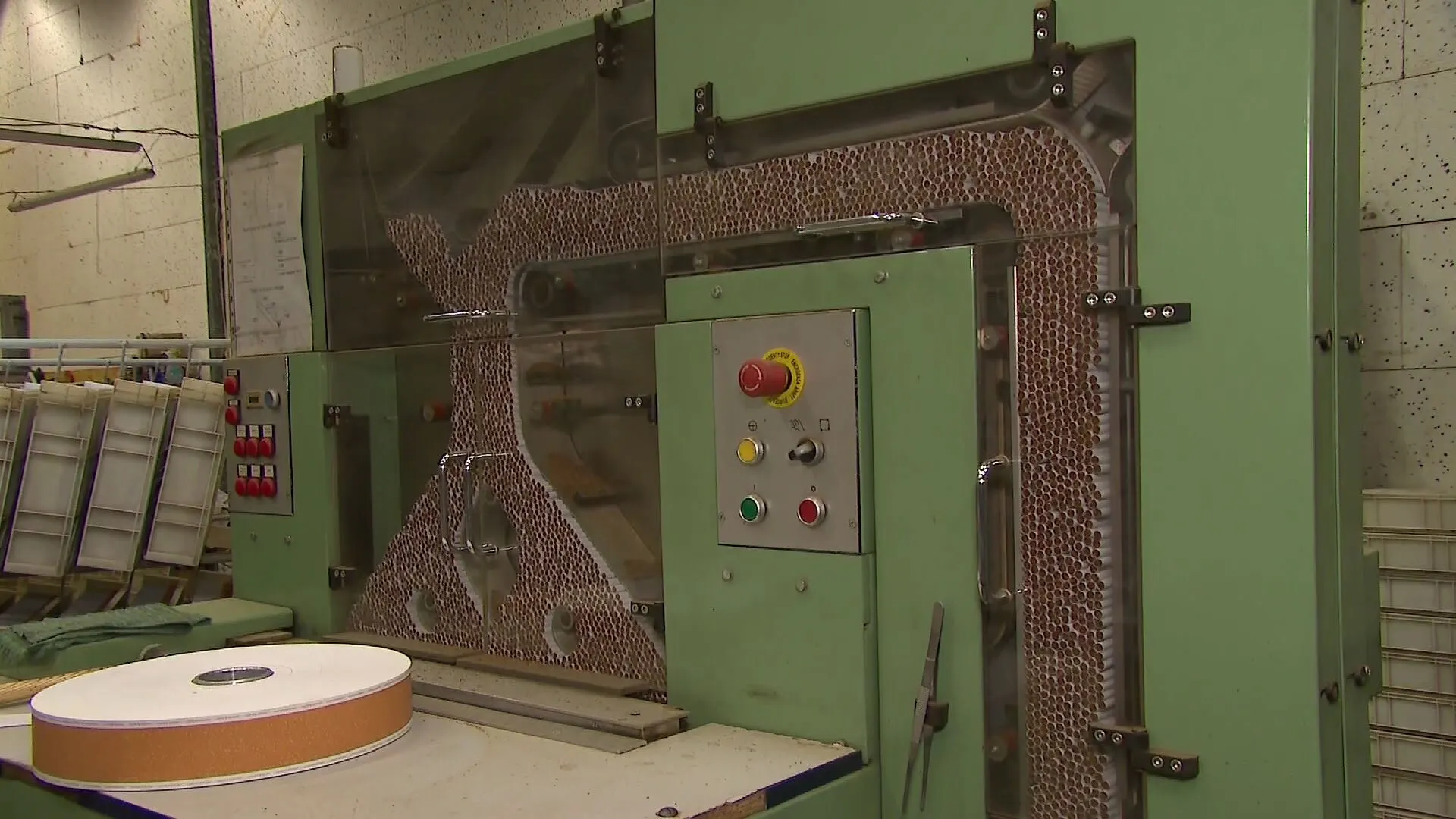 Grootste illegale sigarettenfabriek ooit ontdekt in Limburgse loods