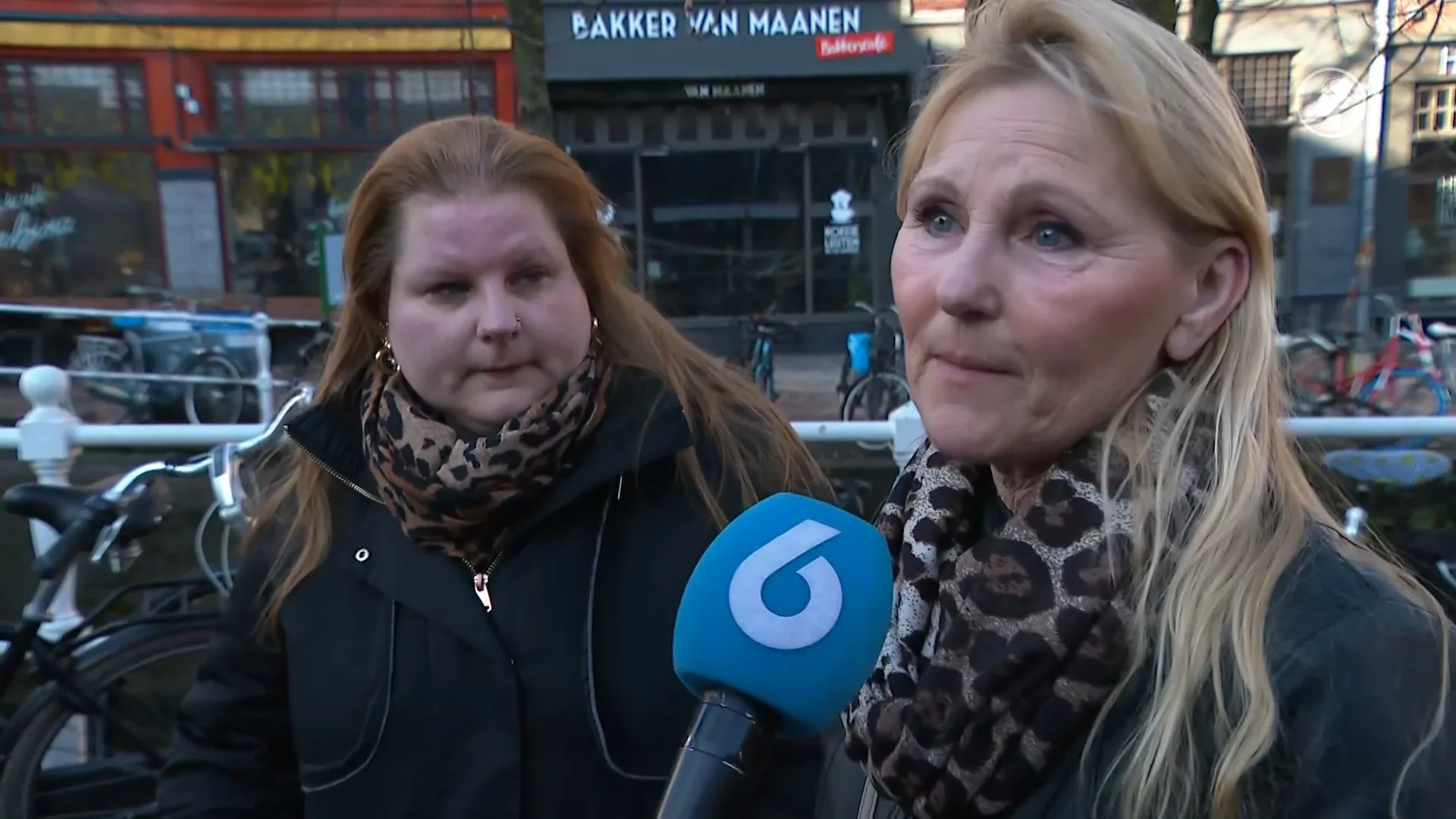 Felle brand Delft onder controle: 'De vlammen kwamen de ramen uit'