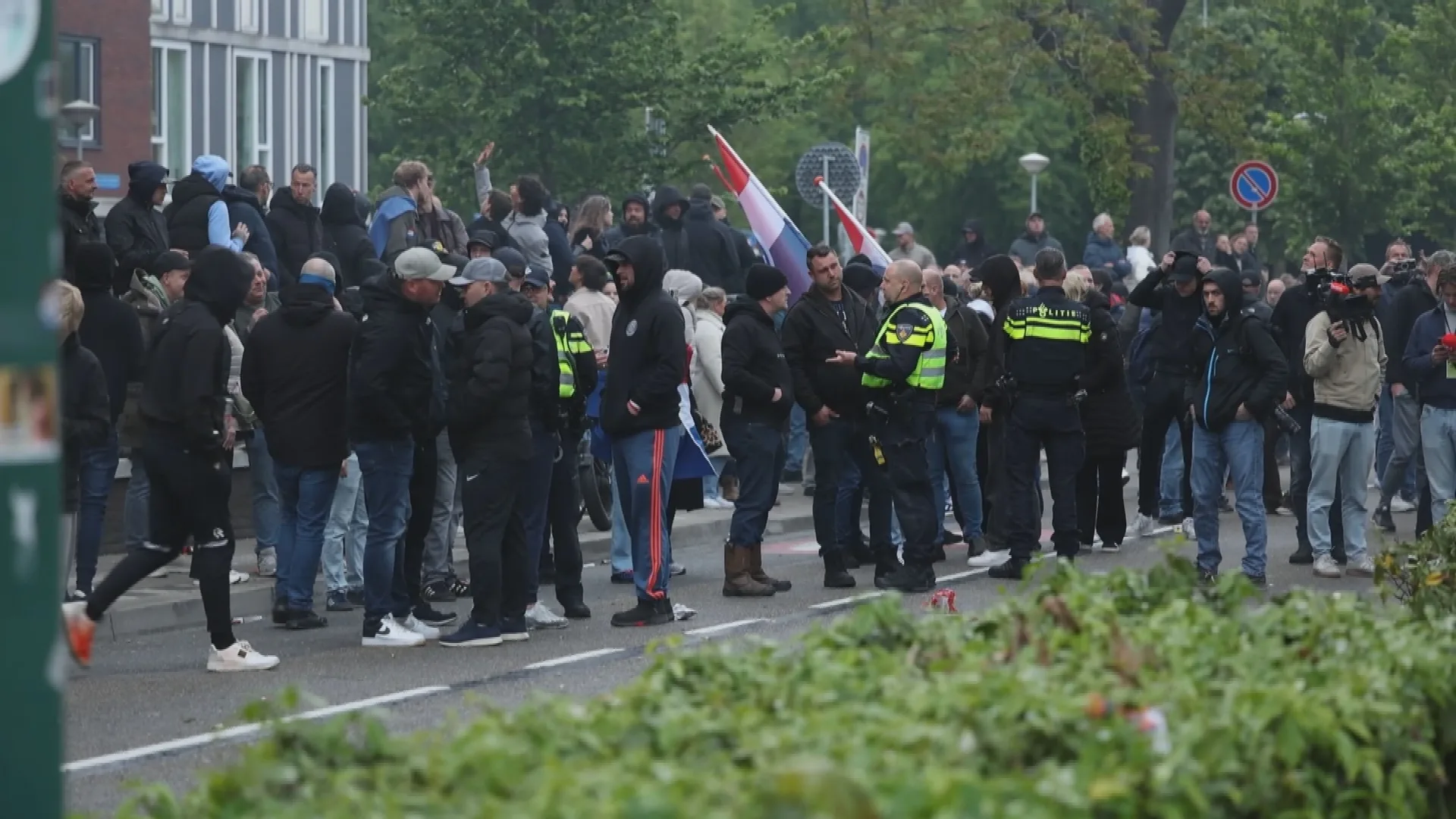 Drietal uit Huizen, Amersfoort en Kortenhoef opgepakt na rellen Loosdrecht