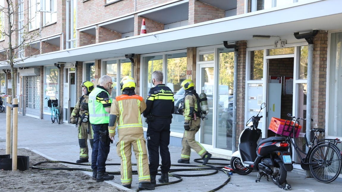 Vijf gewonde bij brand in Den Haag, omliggende woningen ontruimd