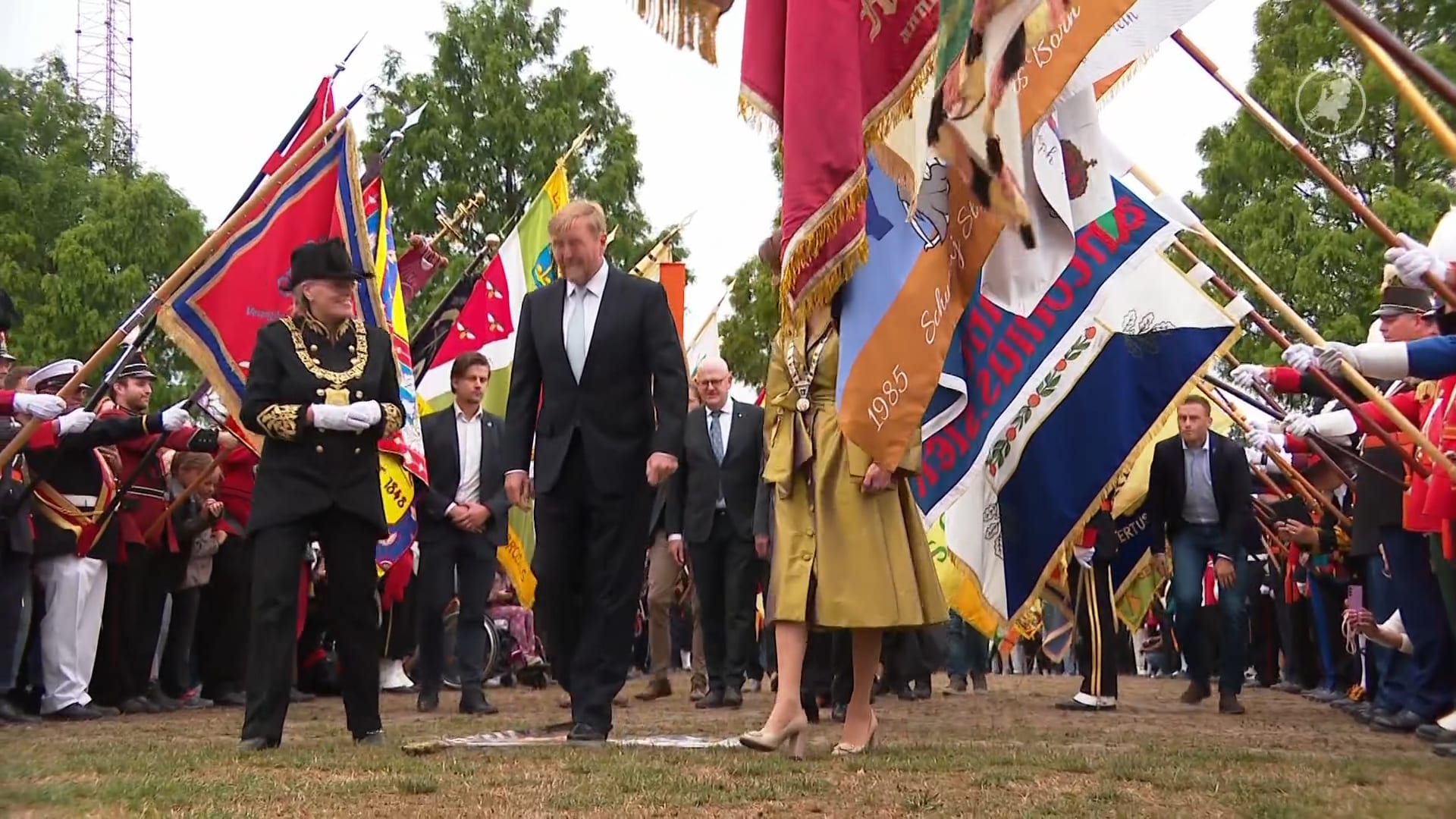 Koning bezoekt Oud-Limburgs Schuttersfeest in Heythuysen