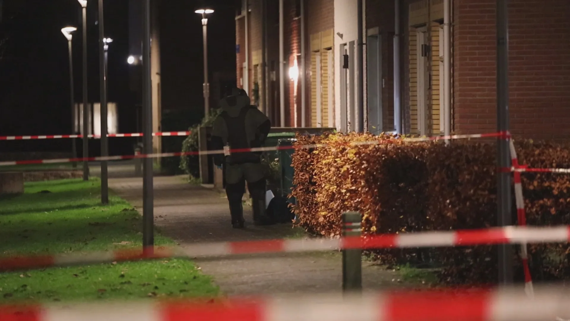 Burgemeester Almere sluit woning tijdelijk na explosie in woonwijk