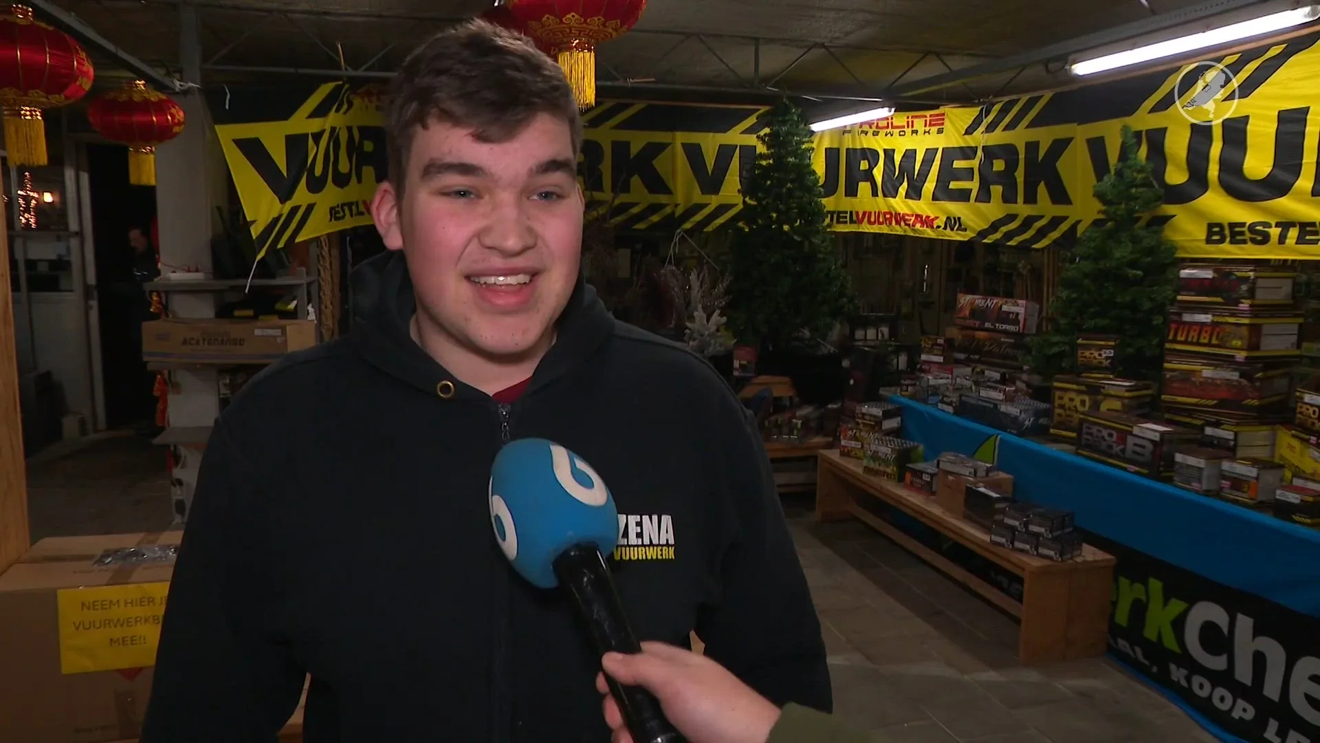 Al vroeg drukte bij vuurwerkverkooppunten: voor honderden euro's over de toonbank