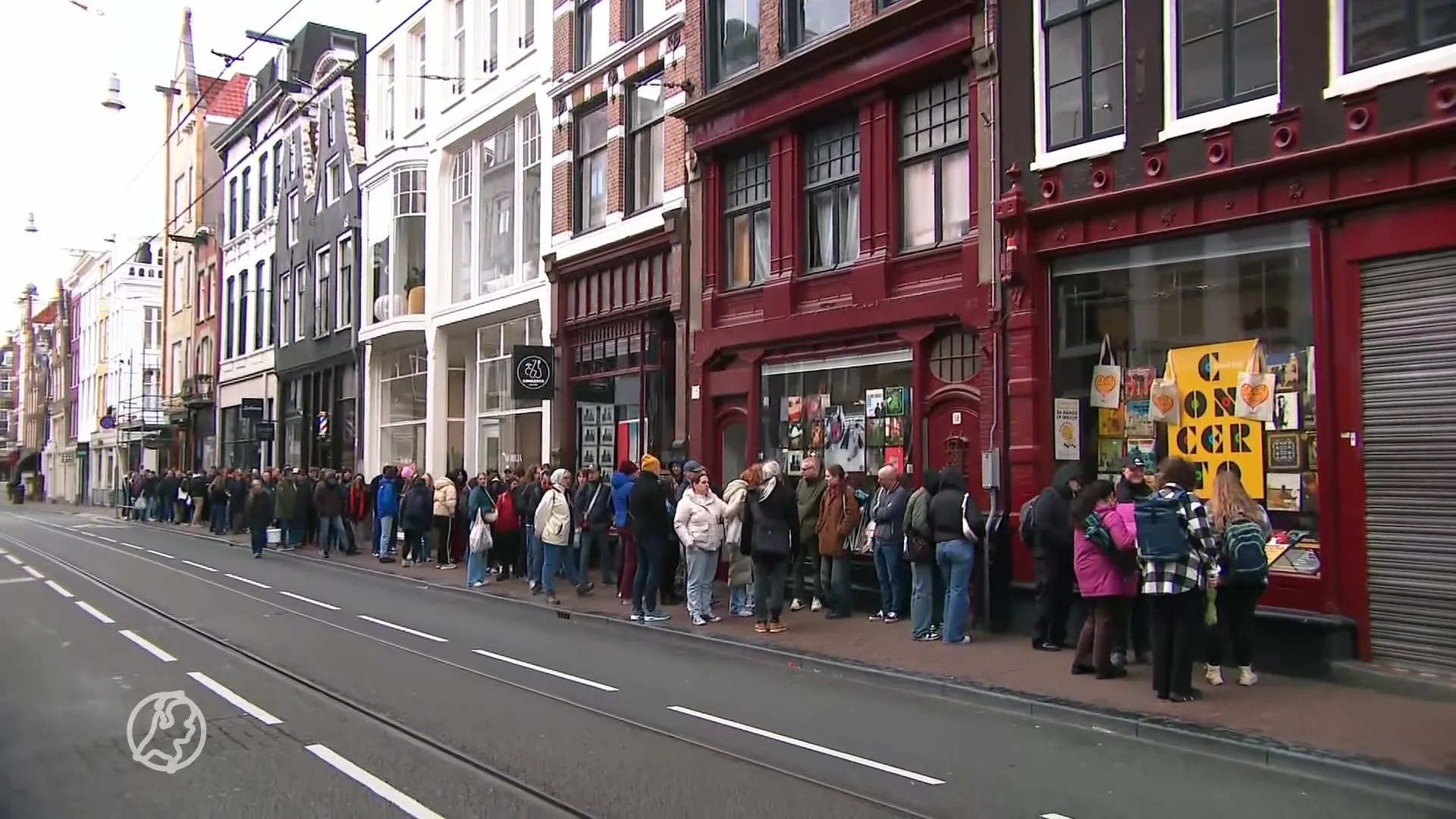 Lange rijen op Record Store Day: muziekfans tot het gaatje om nieuwe platen te bemachtigen