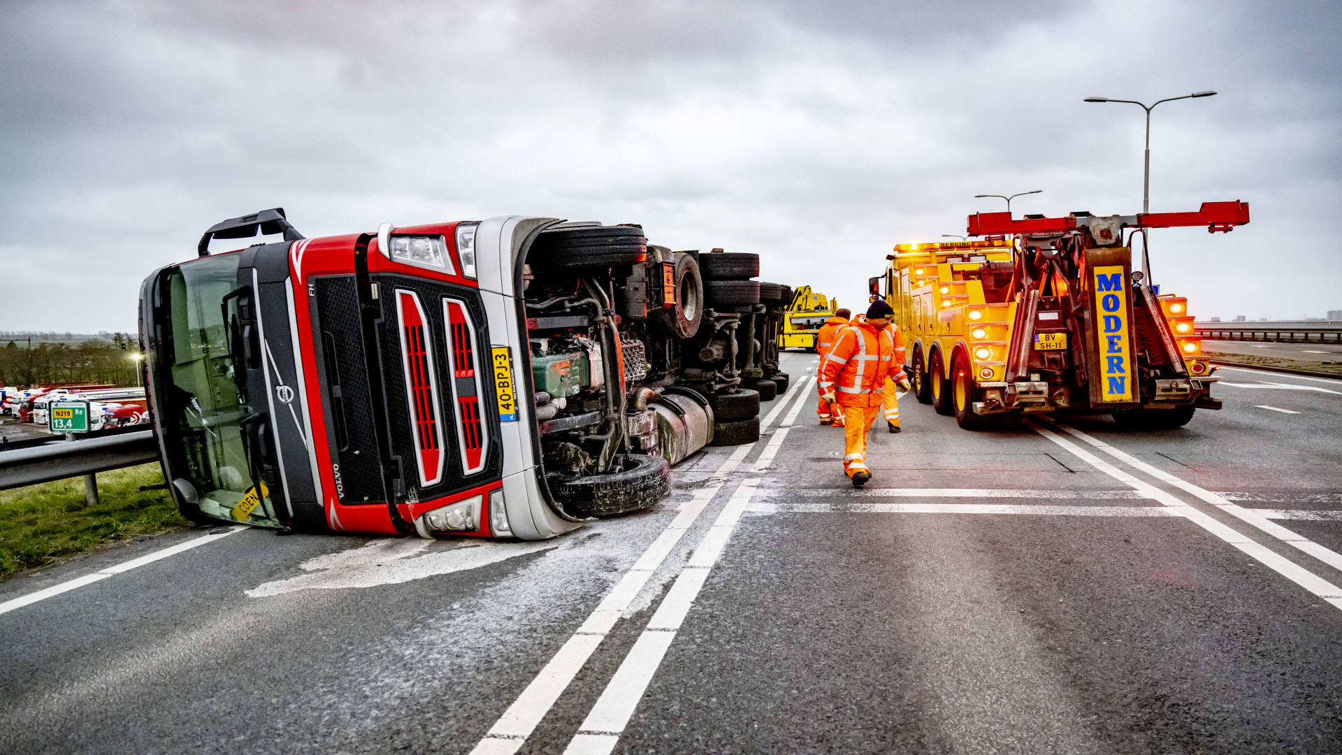 Weggebruikers ondervinden nog zeker tot zaterdag hinder van storm Eunice