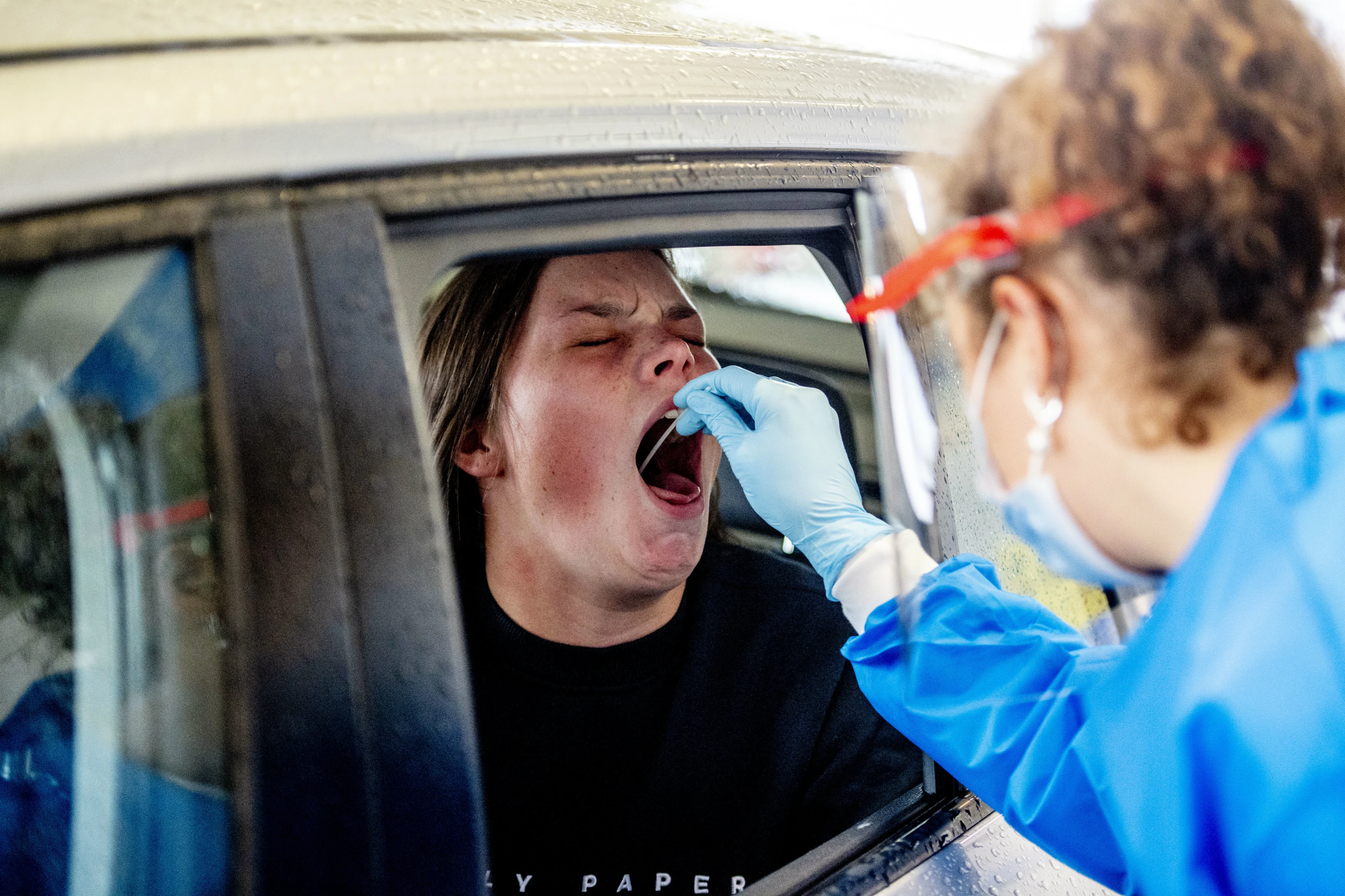 LIVEBLOG | Vanaf dinsdag negatieve coronatest verplicht voor vliegreizen naar Nederland