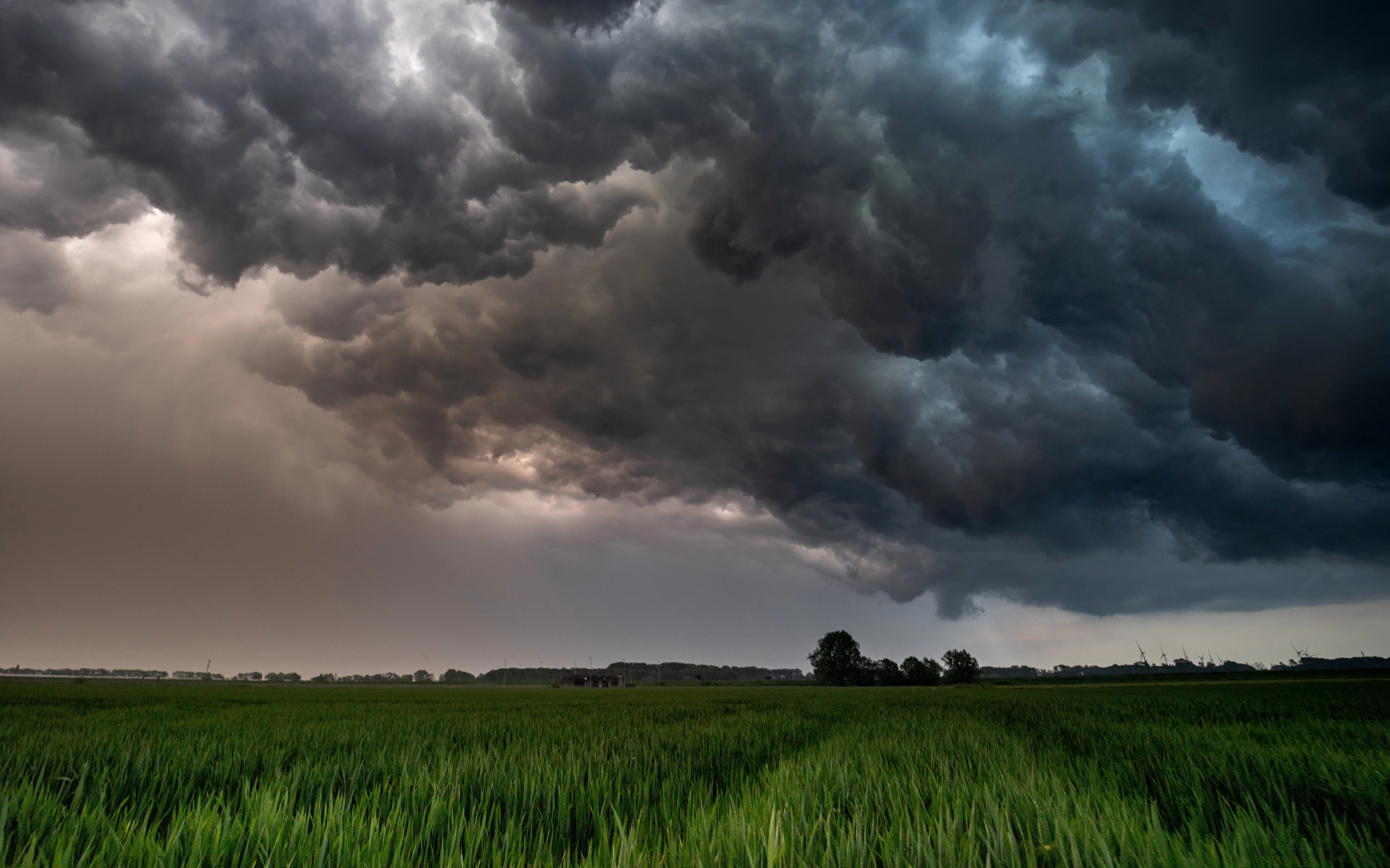 Code geel voor onweer en hagel: dit is wanneer het bij jou losgaat