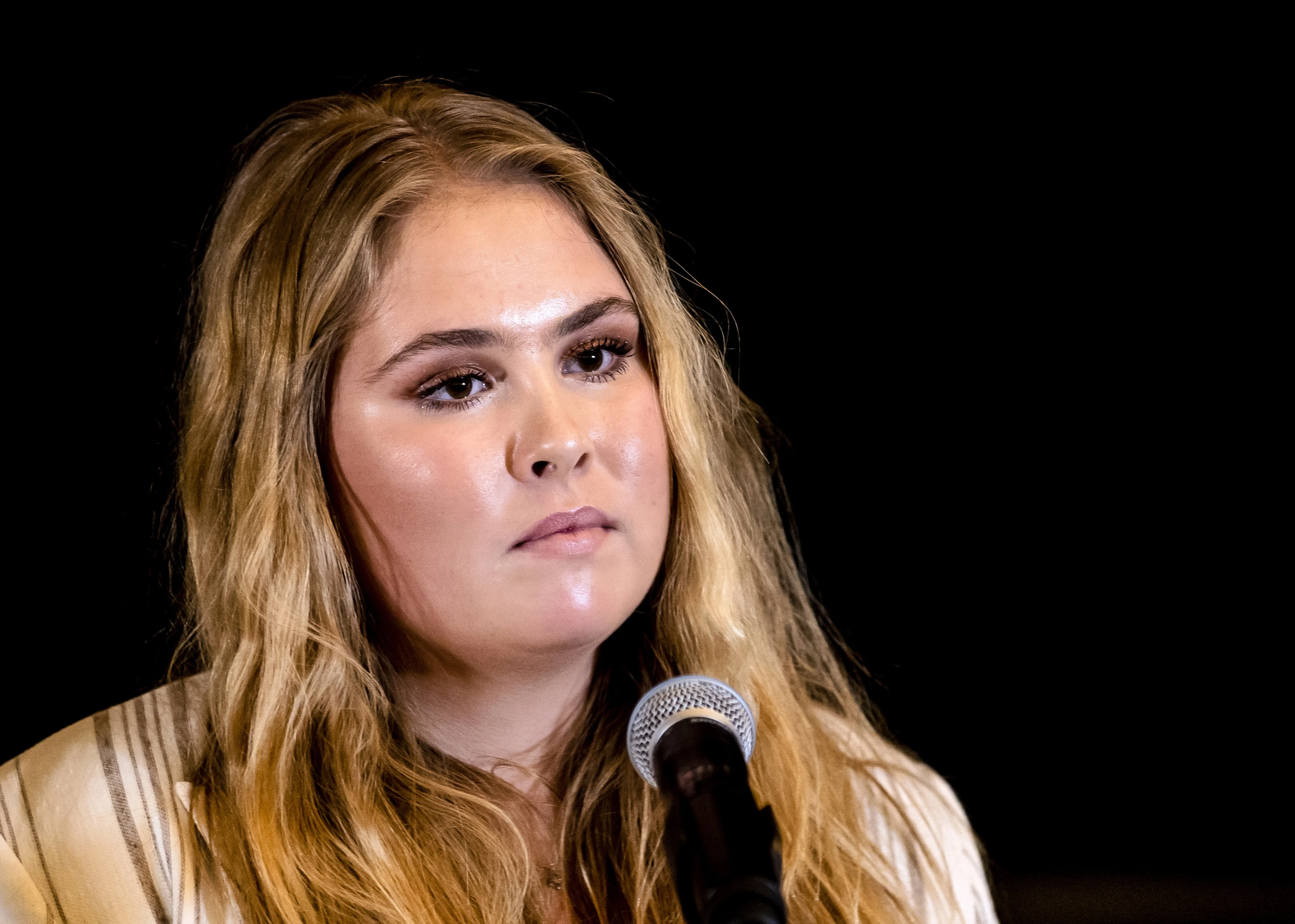 Amalia over bedreigingen: 'Ik heb het er nog steeds heel erg moeilijk mee'