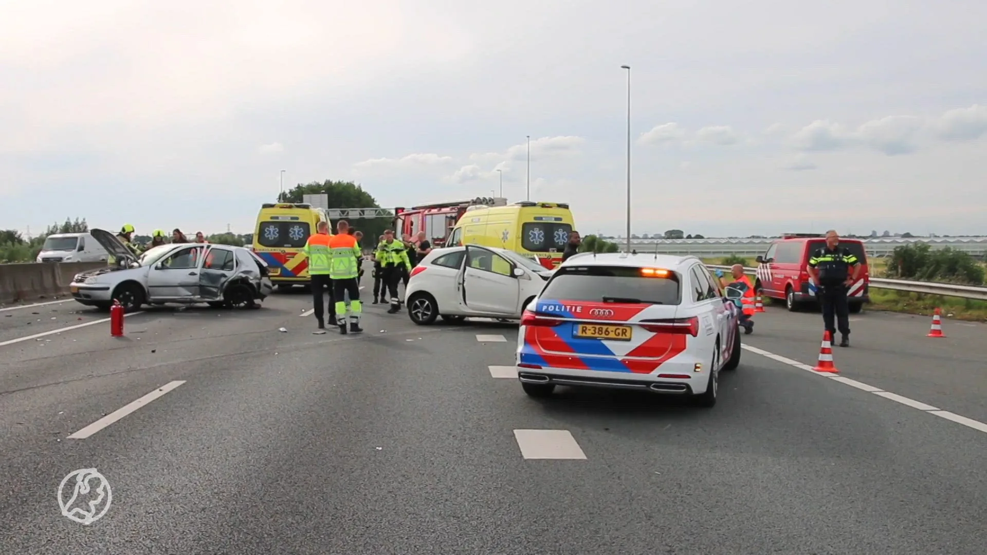 Zware botsing op A12 bij Zevenhuizen, weg volledig afgesloten