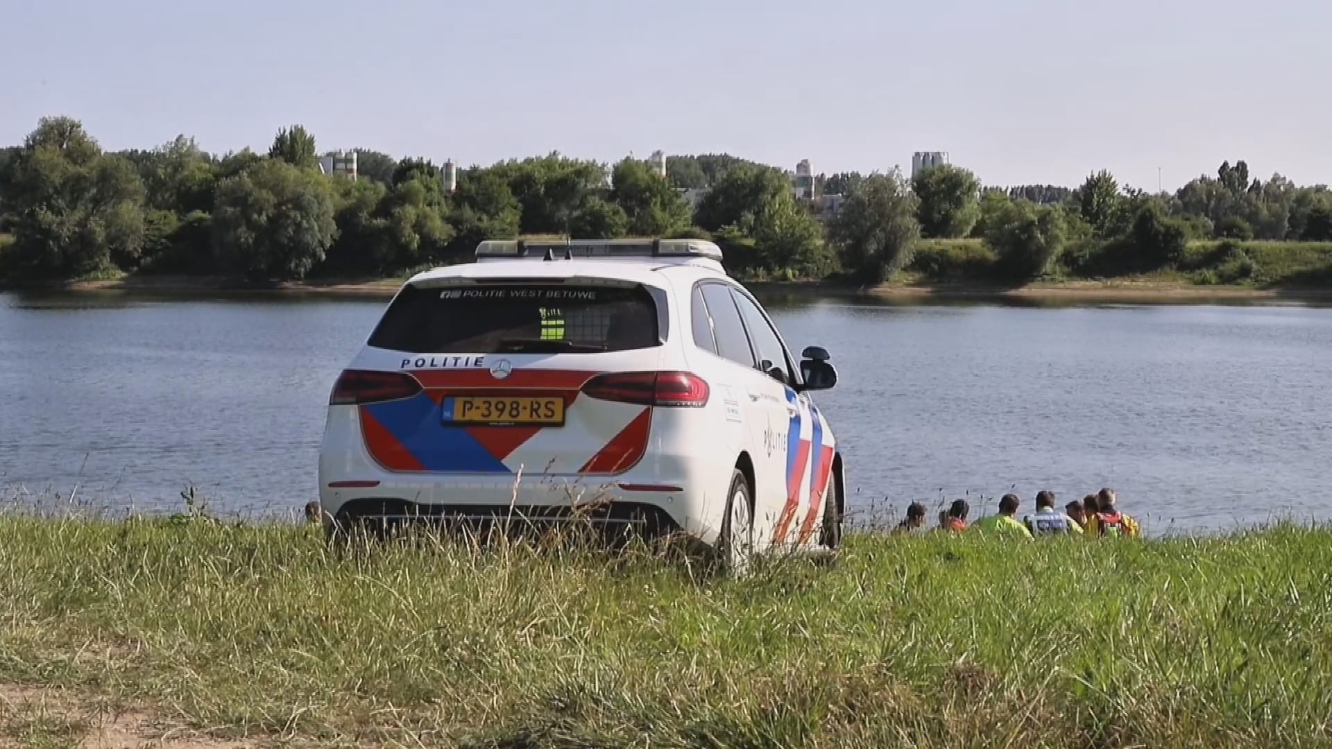 Man (29) verdronken in grindgat langs de Waal bij Ochten