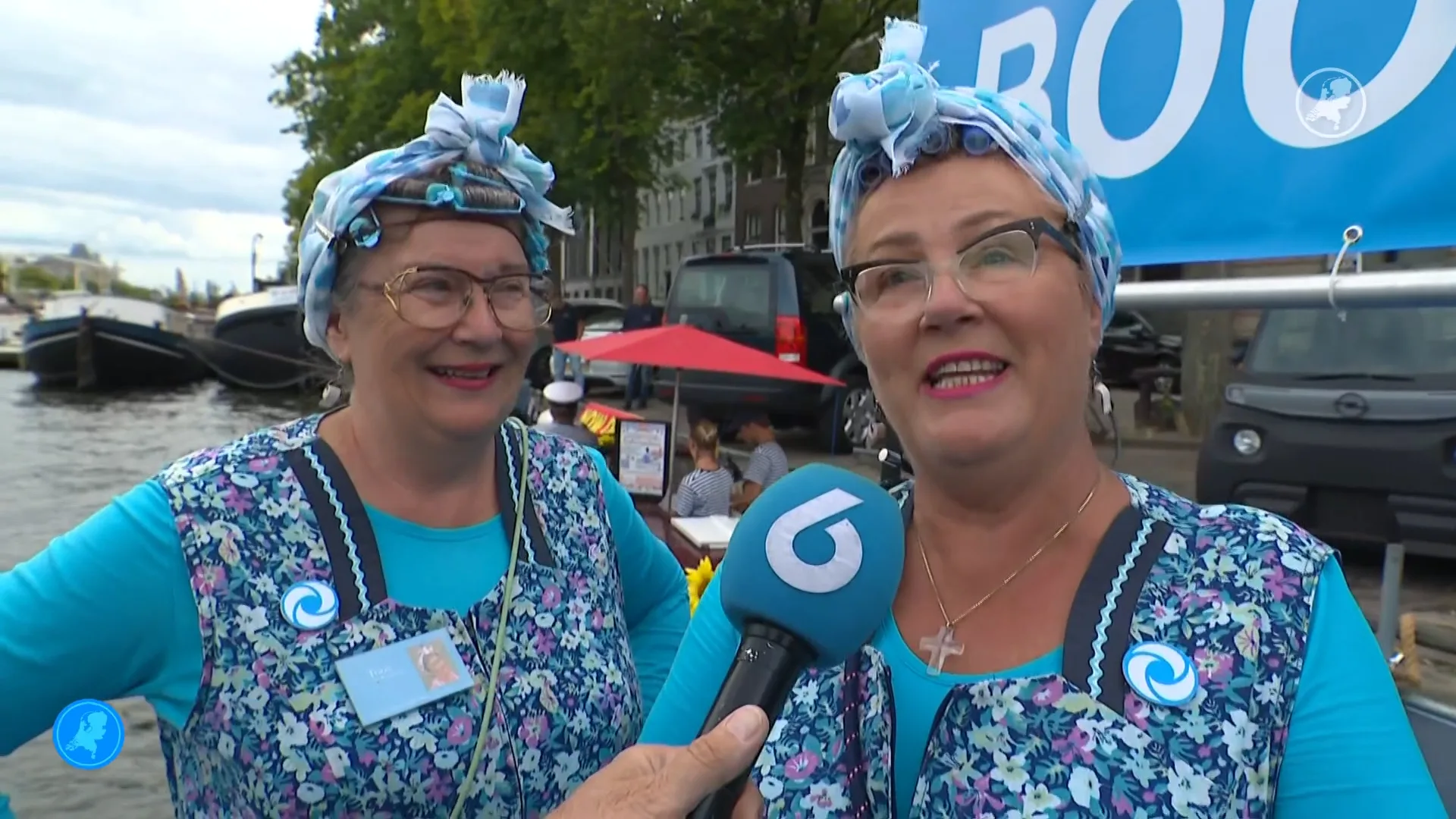 Bep en Toos redden varende feestvierders met speciale toiletboot