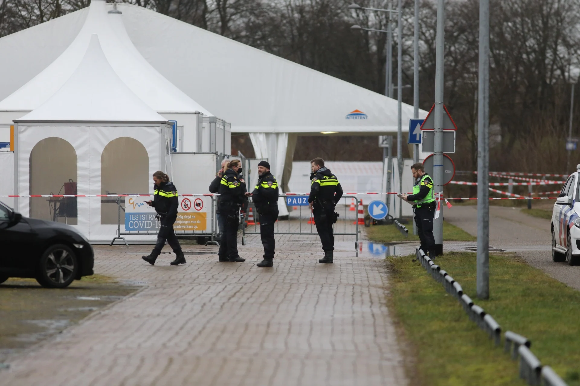 Teststraat Hilversum dicht na vondst verdachte goederen