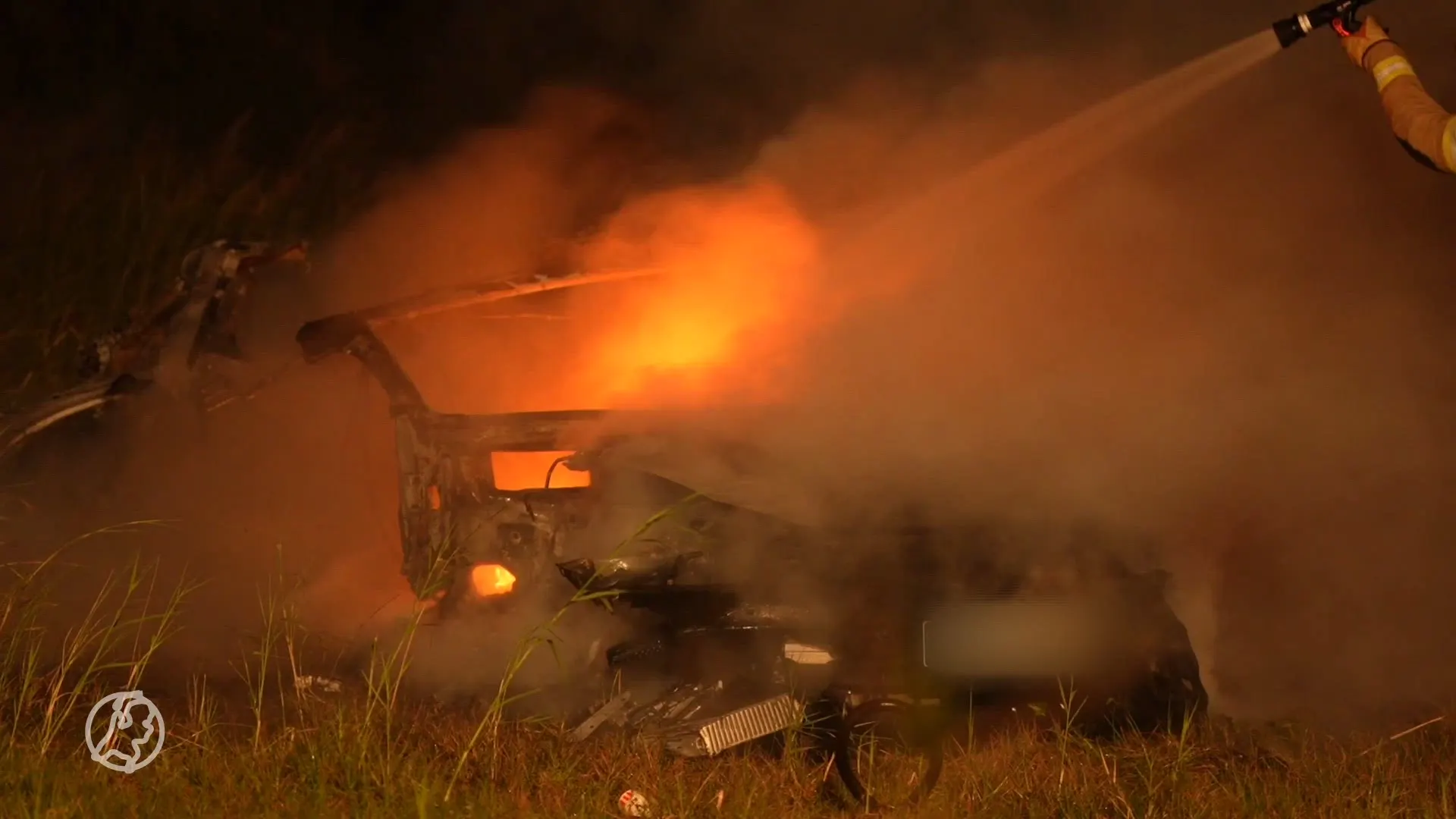 Porsche vliegt volledig in brand tijdens driften