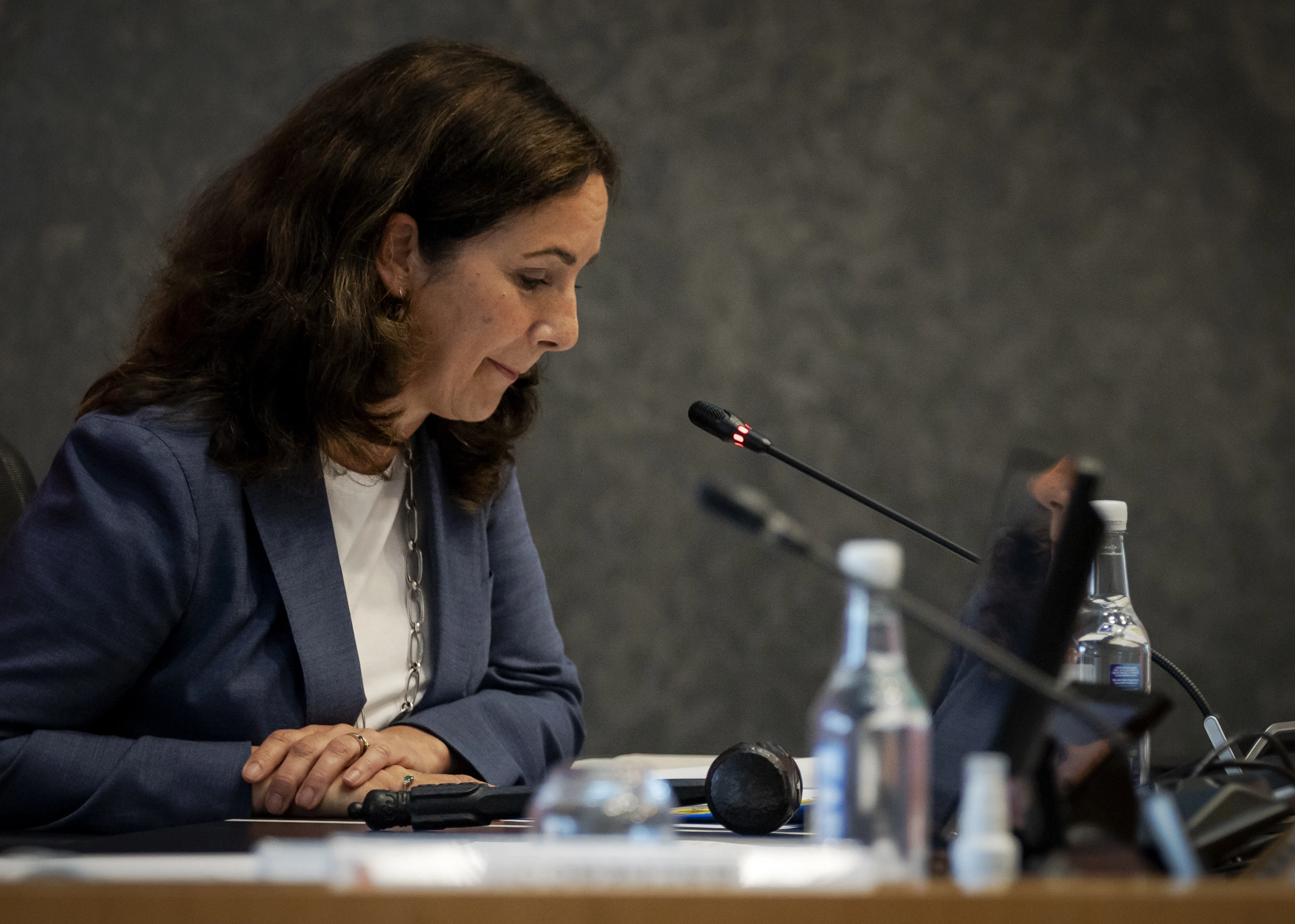 Burgemeester Halsema tijdens debat over drukbezochte demonstratie: 'Ik ben ten volle verantwoordelijk'