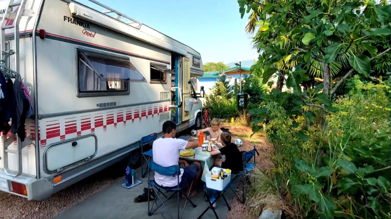 Krista en Bas na vier dagen vakantie abrupt weer thuis: camper plots verdwenen