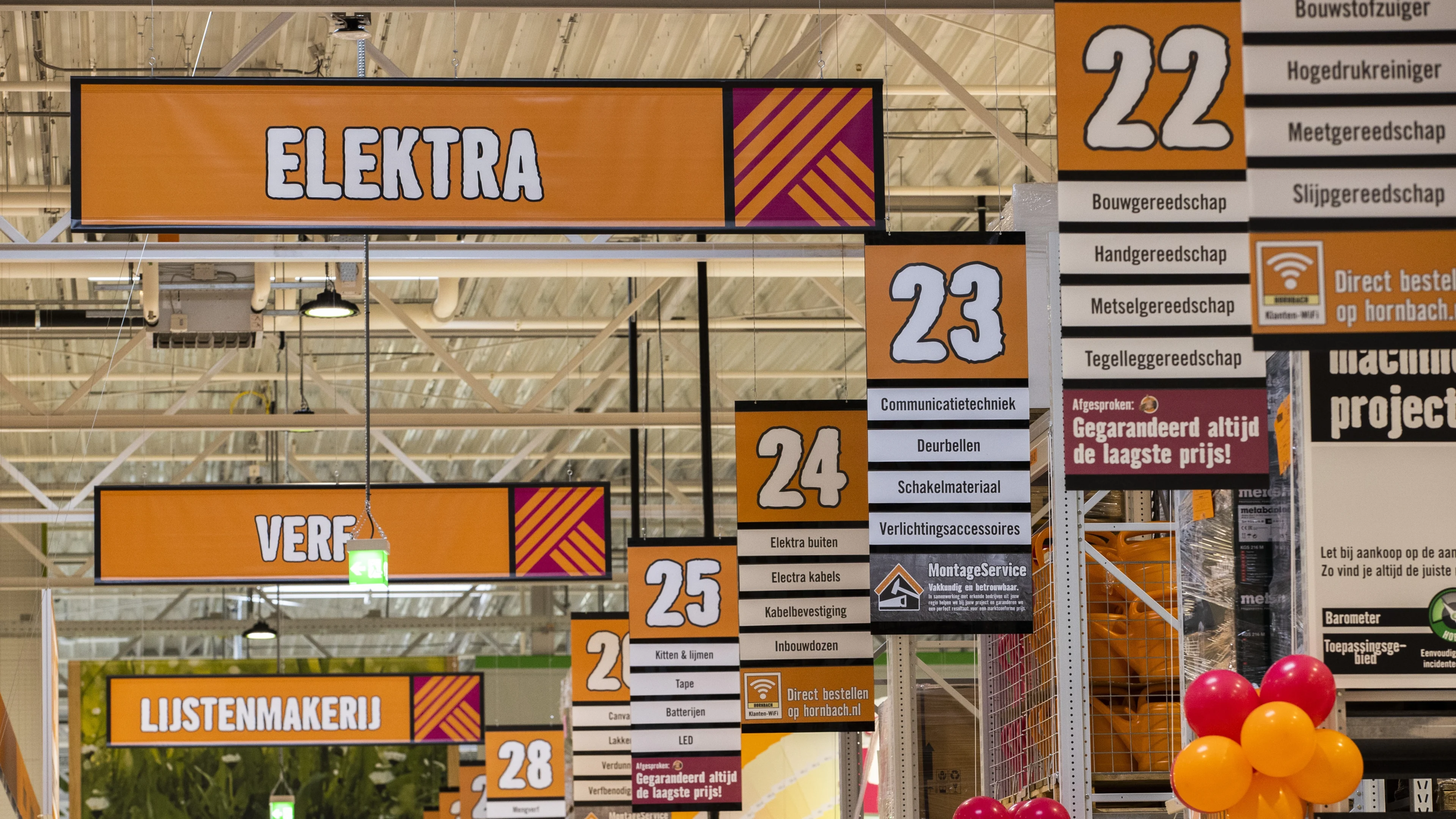 Bouwmarkt Hornbach haalt reclameposters weg na klachten over vloek