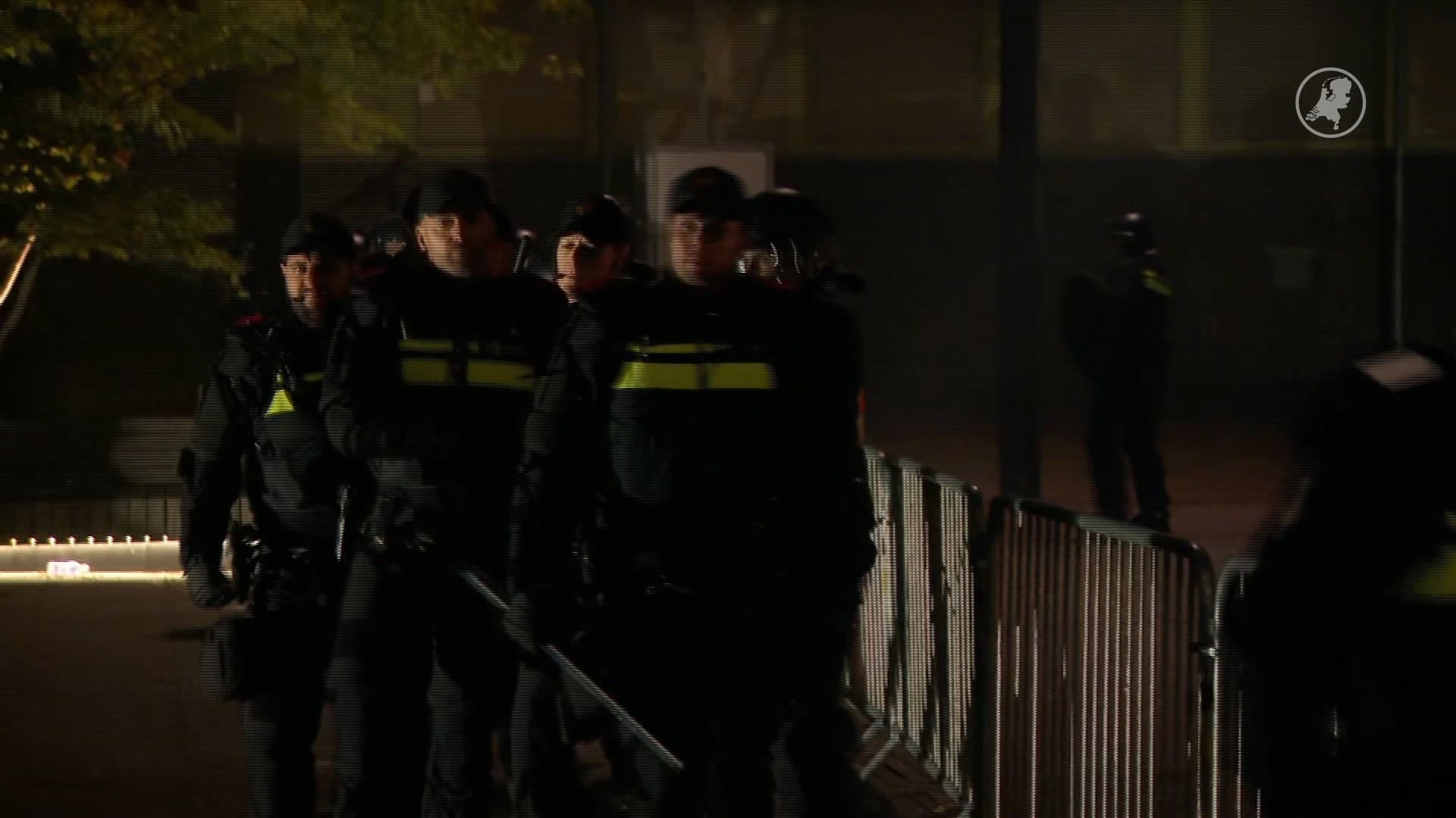 Politie ontruimt plein bij demonstratie tegen azc in Doetinchem