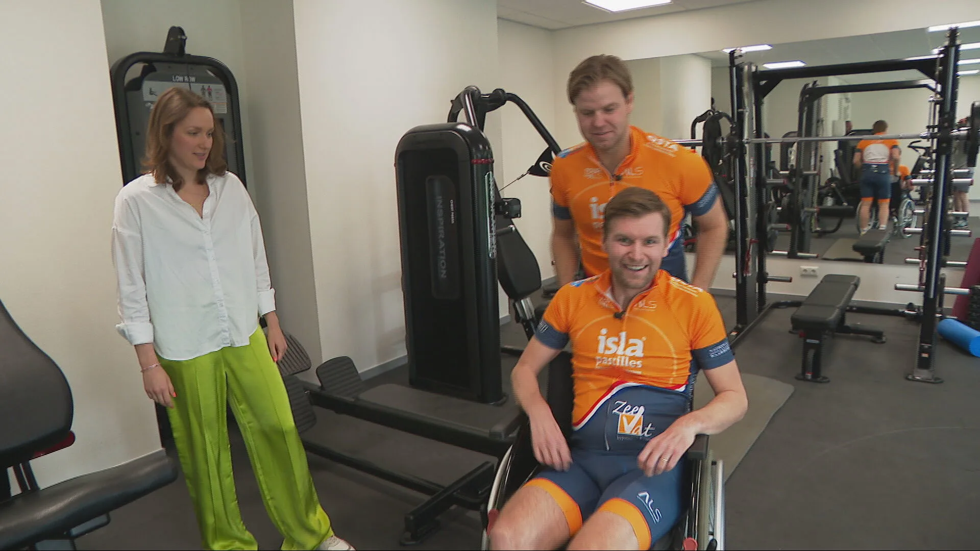 Davy (31) heeft ALS en zit in een rolstoel, maar fietst zelf de Mont Ventoux op: 'Opgeven ken ik niet' 