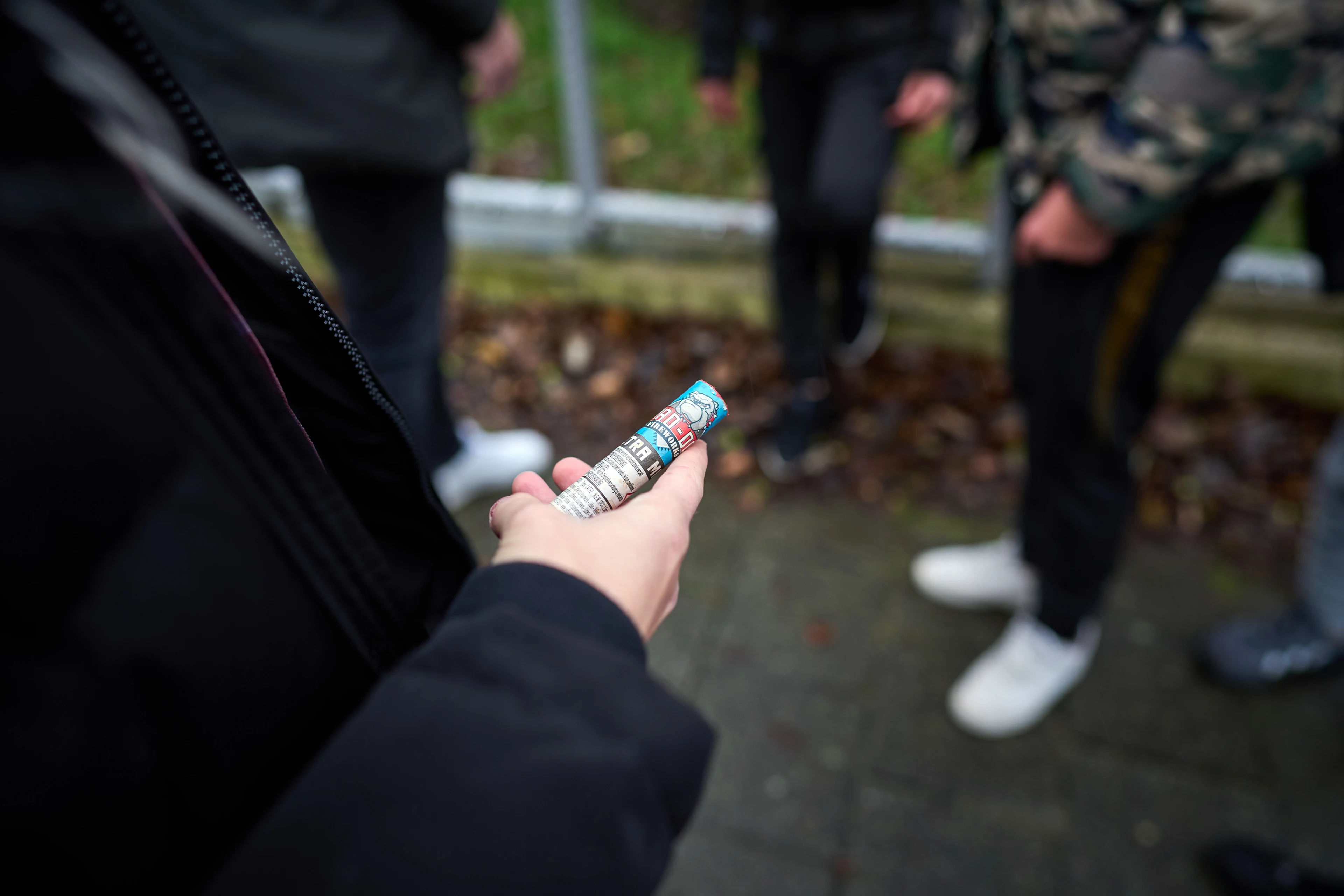 Vuurwerk afgeschoten naar hulpverleners in Tilburg, politie grijpt in