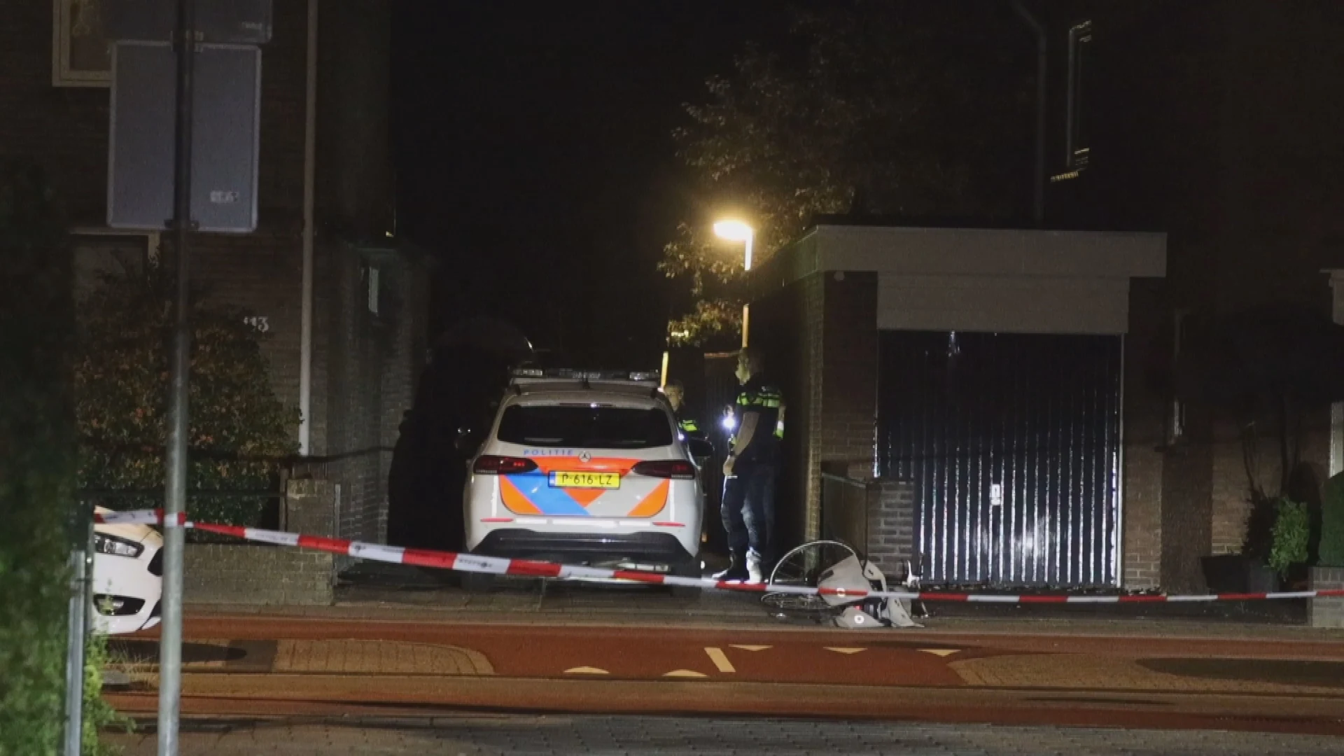 Man (39) komt bij achtervolging onder politieauto terecht