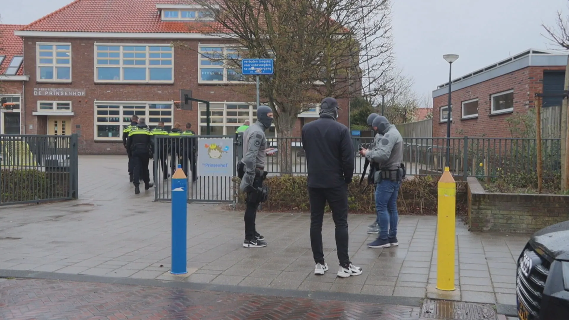 Arrestatieteam valt basisschool binnen om 'verwarde en gewapende man'
