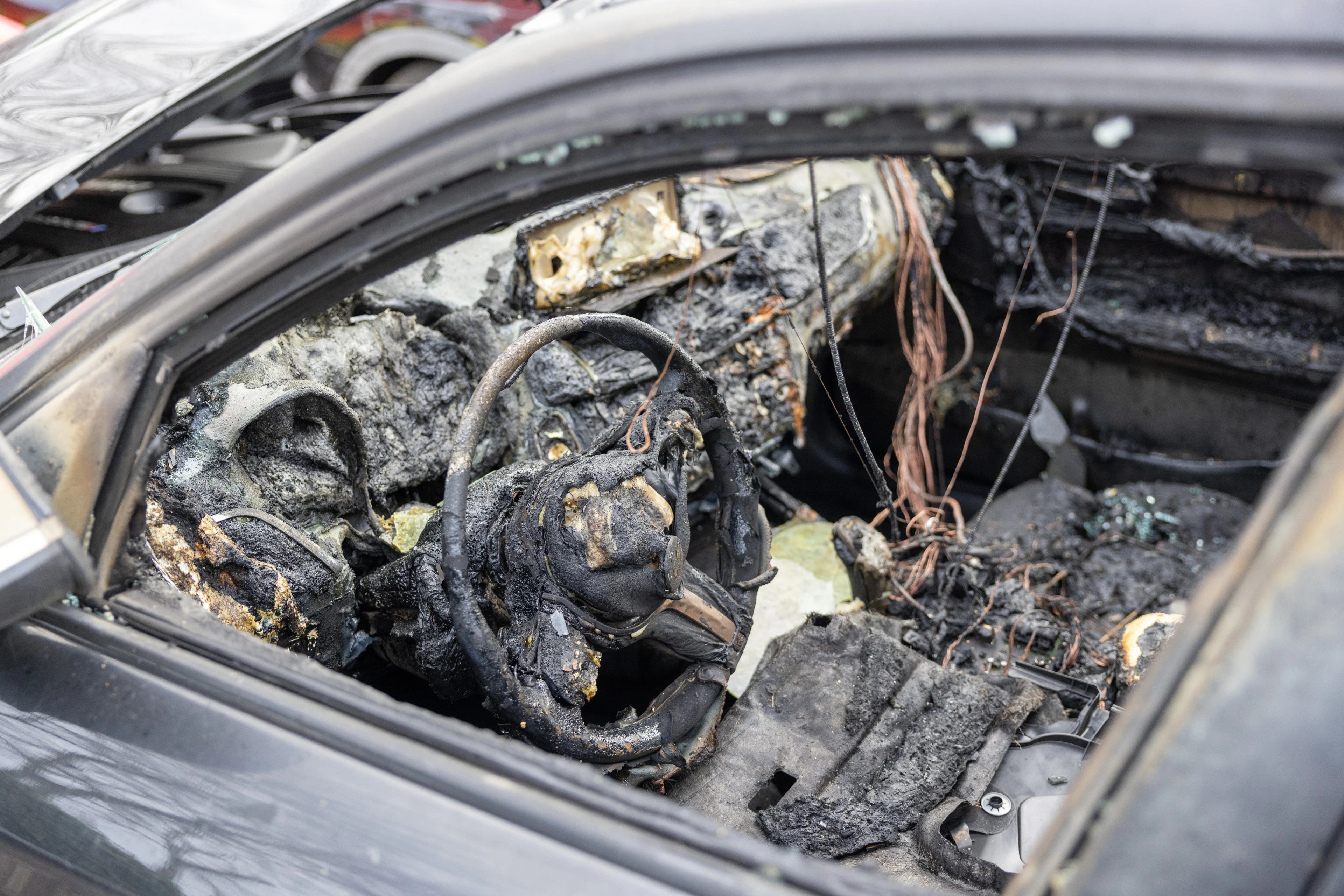 Lijk gevonden in kofferbak uitgebrande auto, 'stond al dagen bij berger'