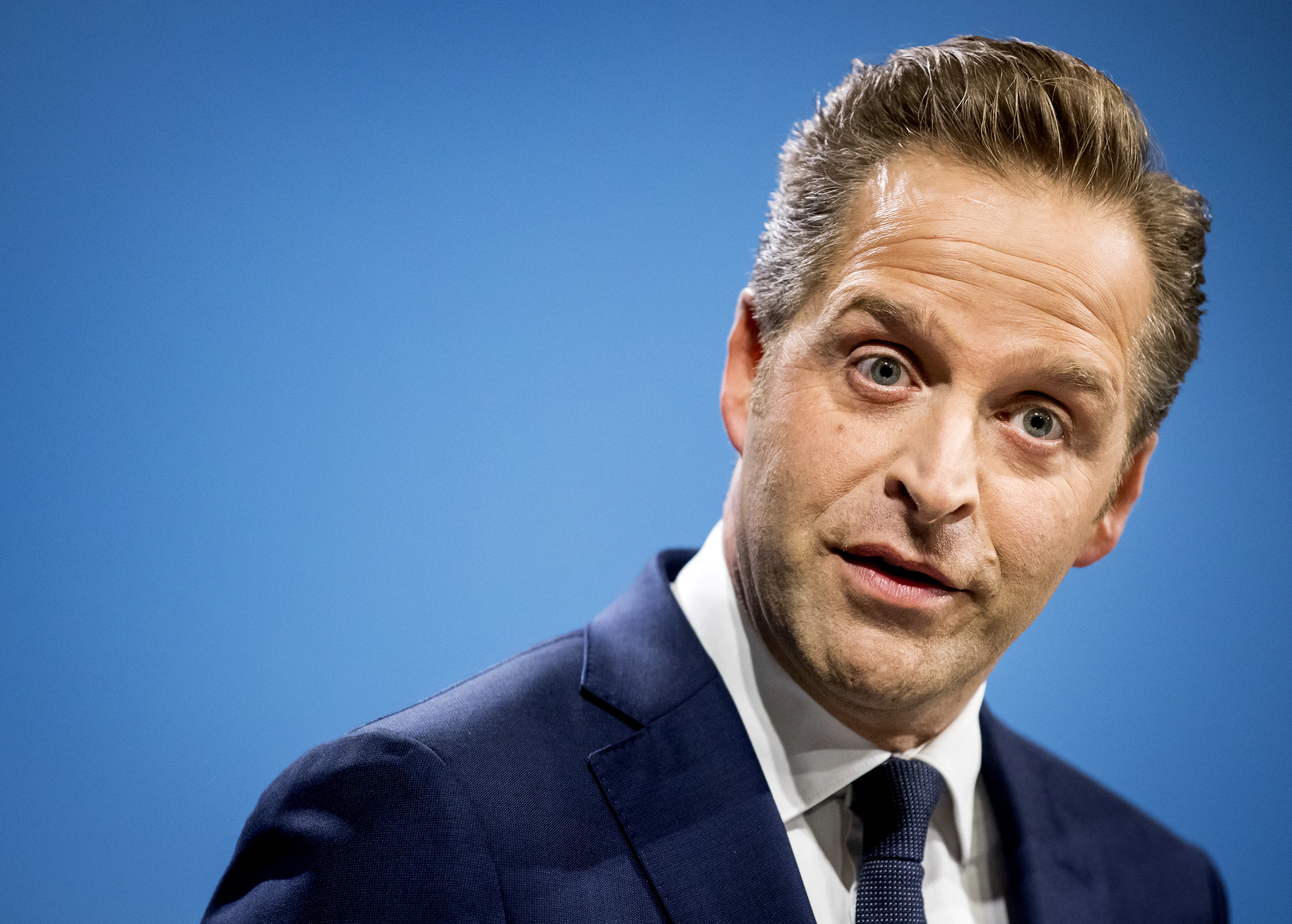 Minister Hugo de Jonge wil bovengrens voor het aantal immigranten in ons land