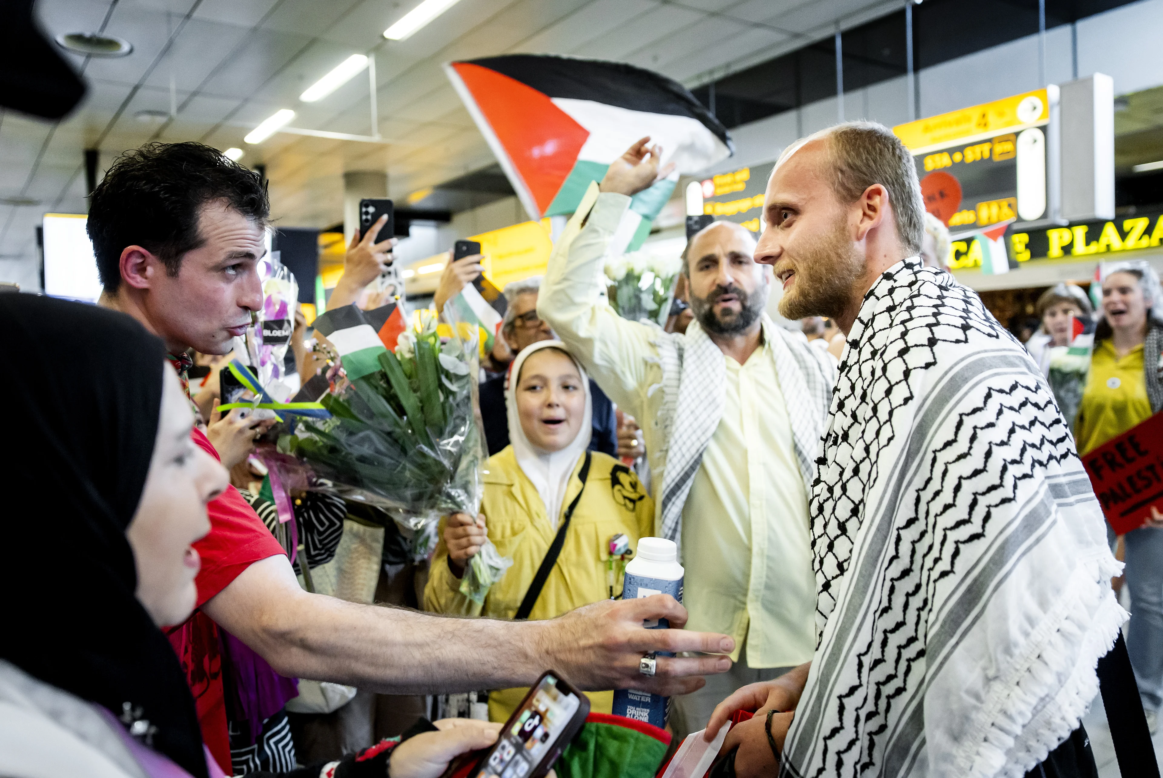 Vier Nederlanders van Gaza actievloot terug in eigen land, alle Nederlanders vrij