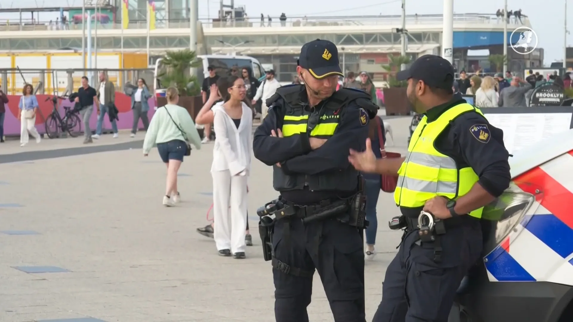 Een dag na grote rellen veel politie te zien op straat