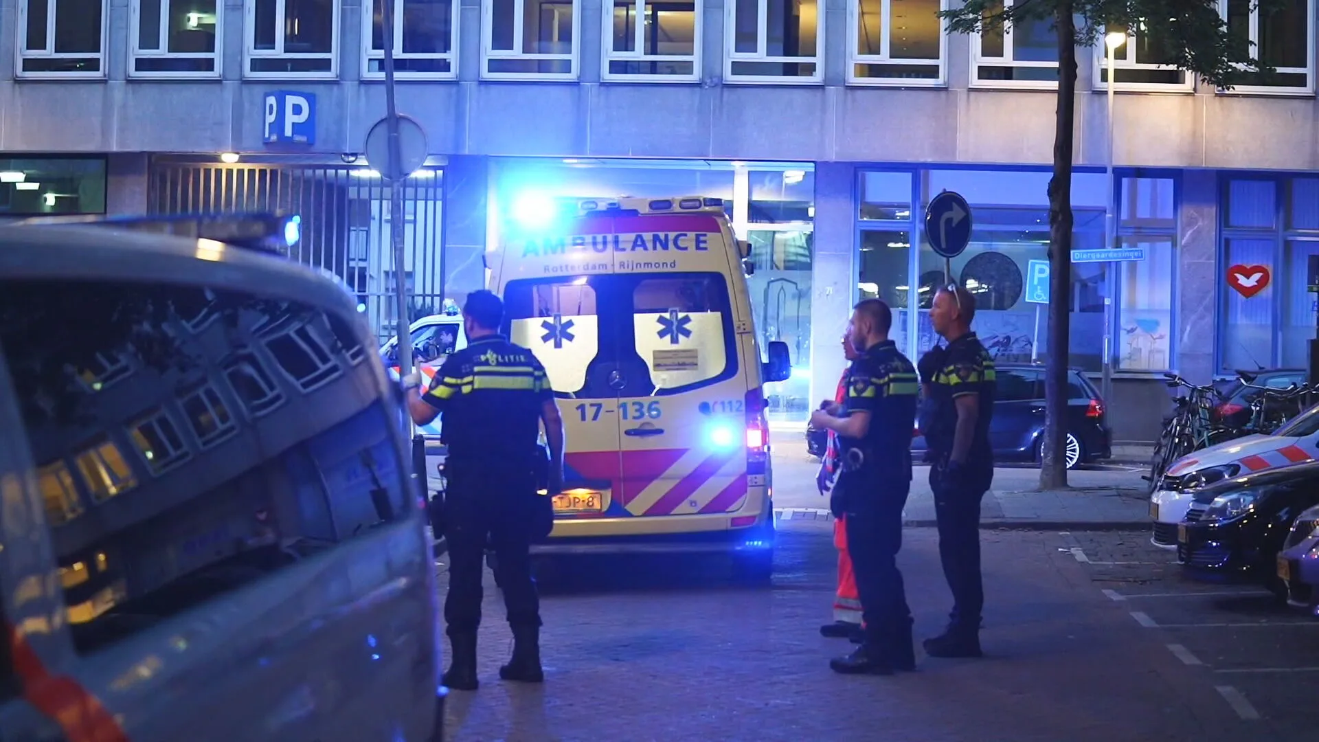 14-jarige jongen neergestoken in Rotterdam, twee tienermeisjes aangehouden