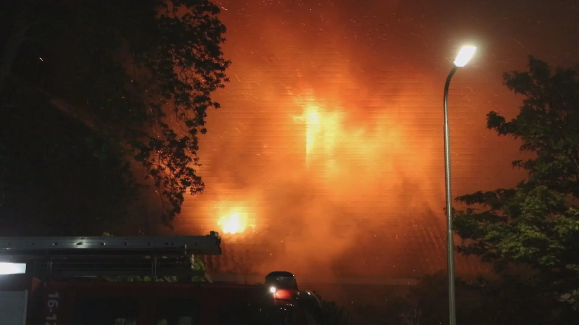 Agenten ontdekken per toeval grote woningbrand in Lisse