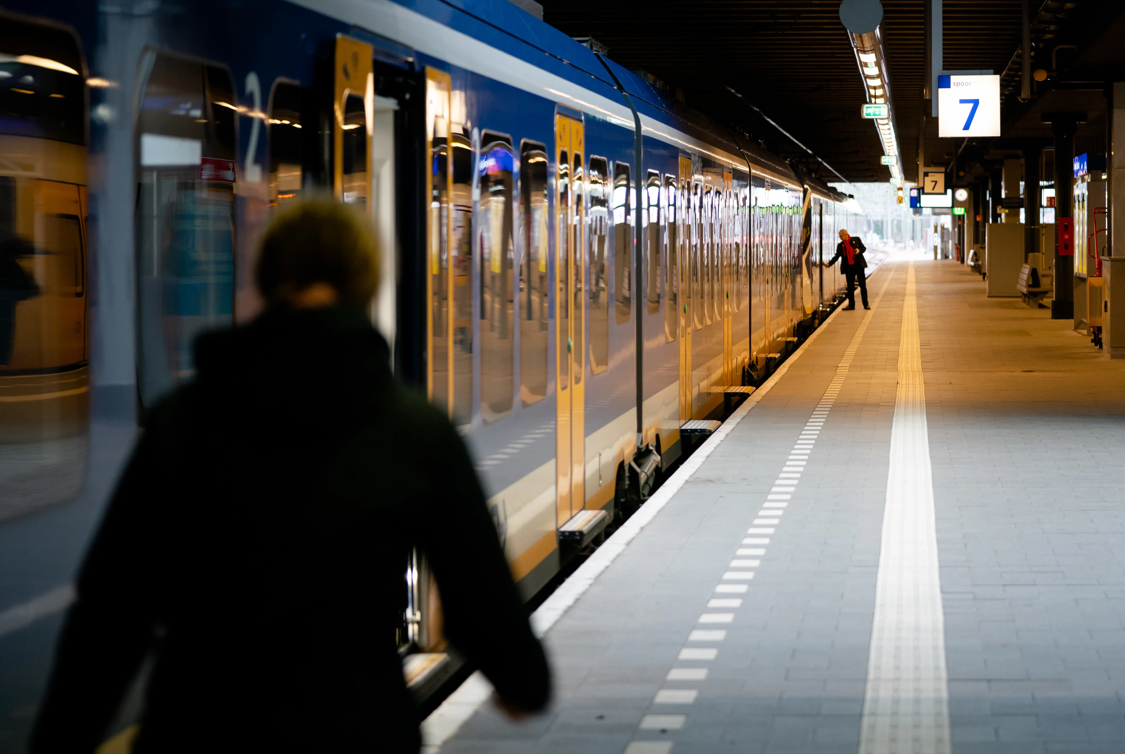 Uitgestorven treinen, bussen en stations: 'Surreëel, maar wel echt goed'
